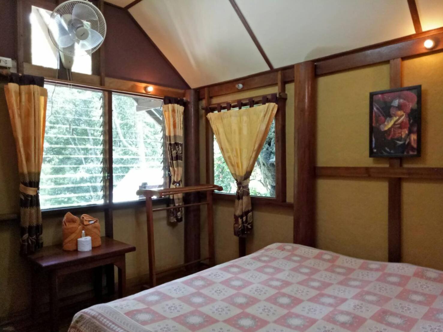 Queen Room with Balcony - Photo 2