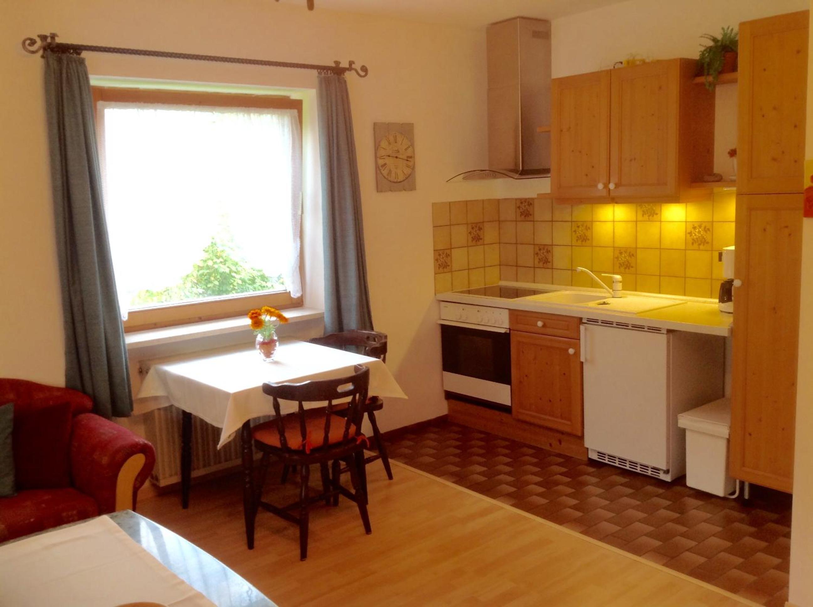 Apartment with Balcony photo 3