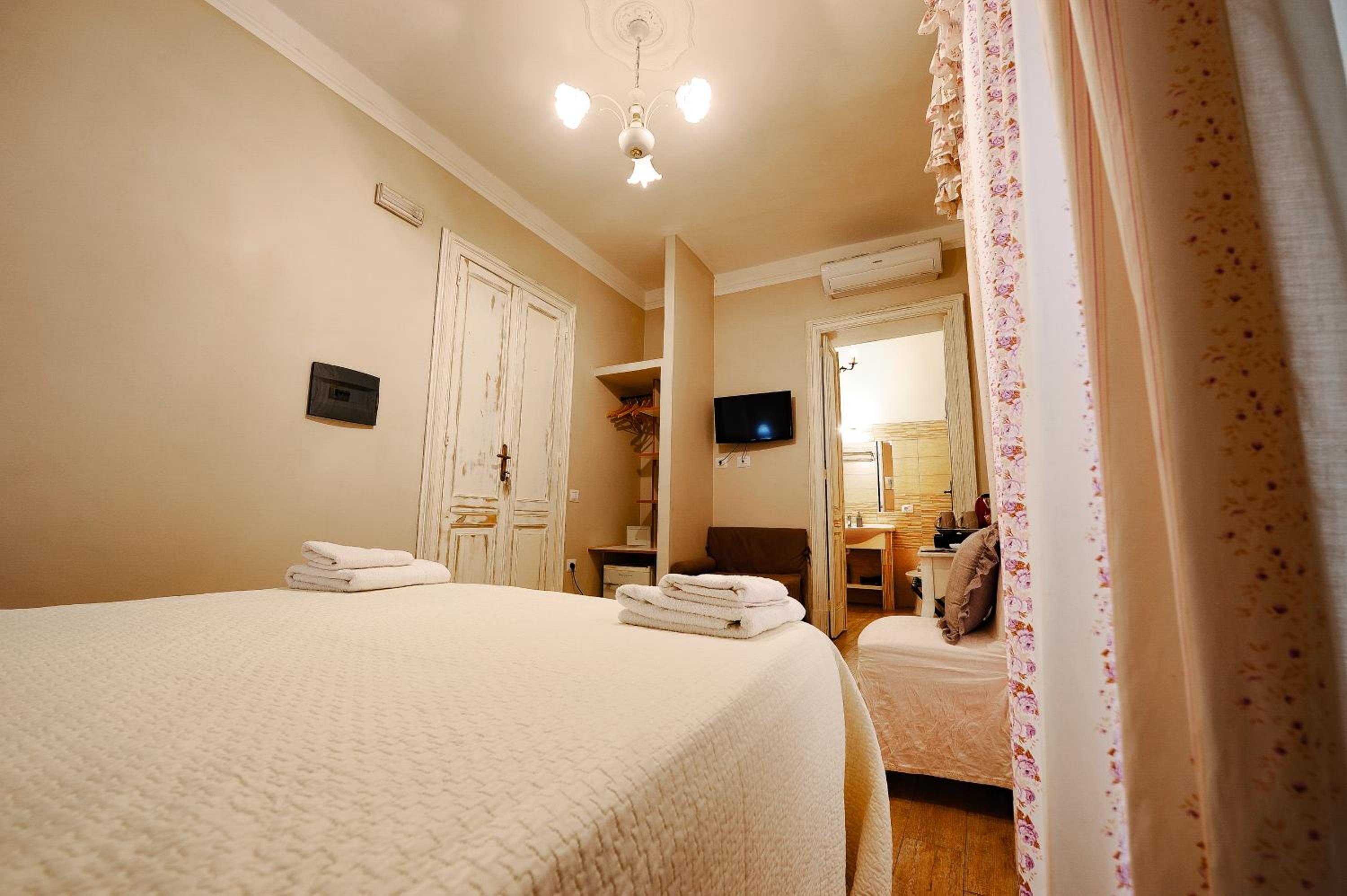 Double or Twin Room with Private Bathroom