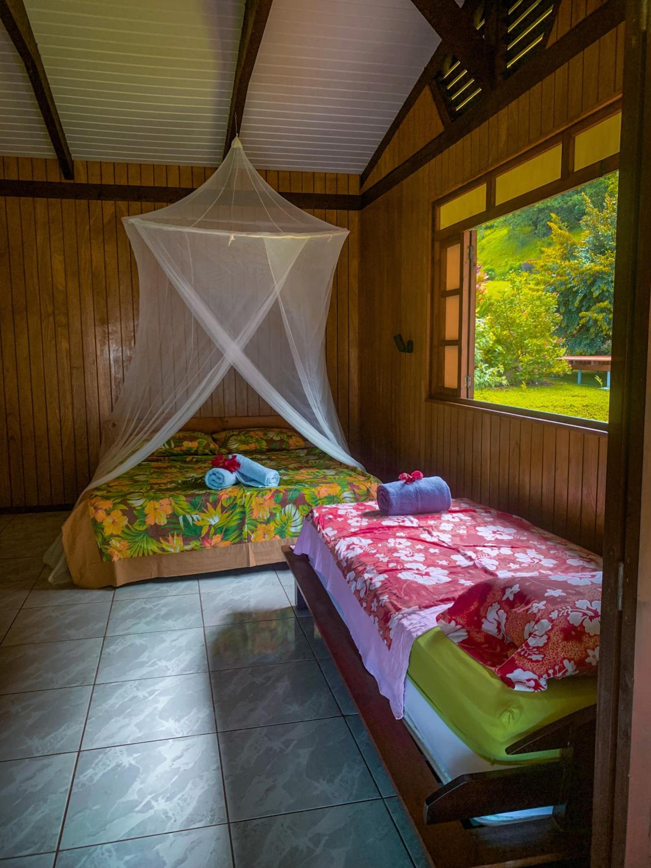 Deluxe Room (2 Adults + 1 Child)