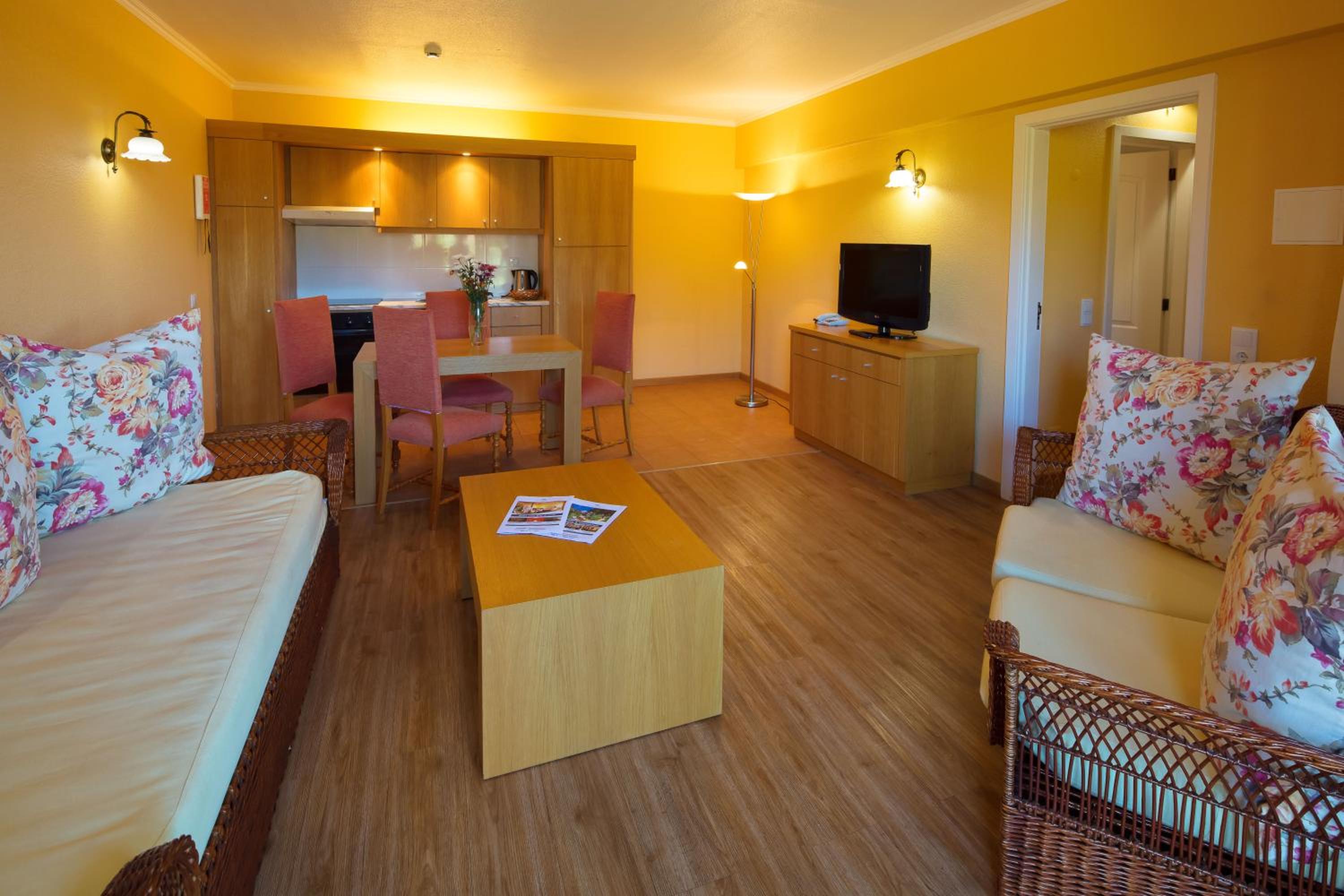 One-Bedroom Apartment - Photo 5