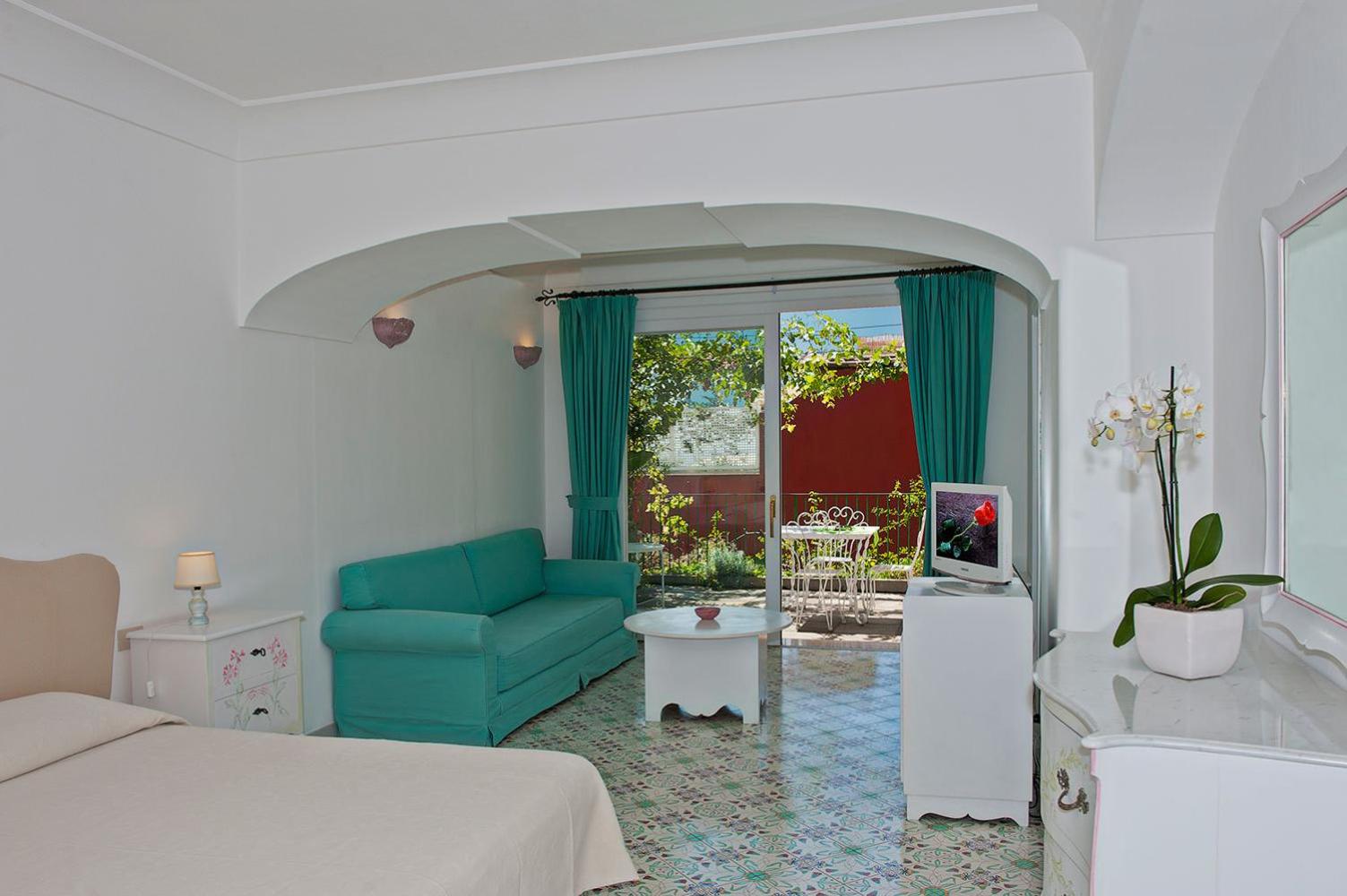 Standard Double or Twin Room with City View photo 1