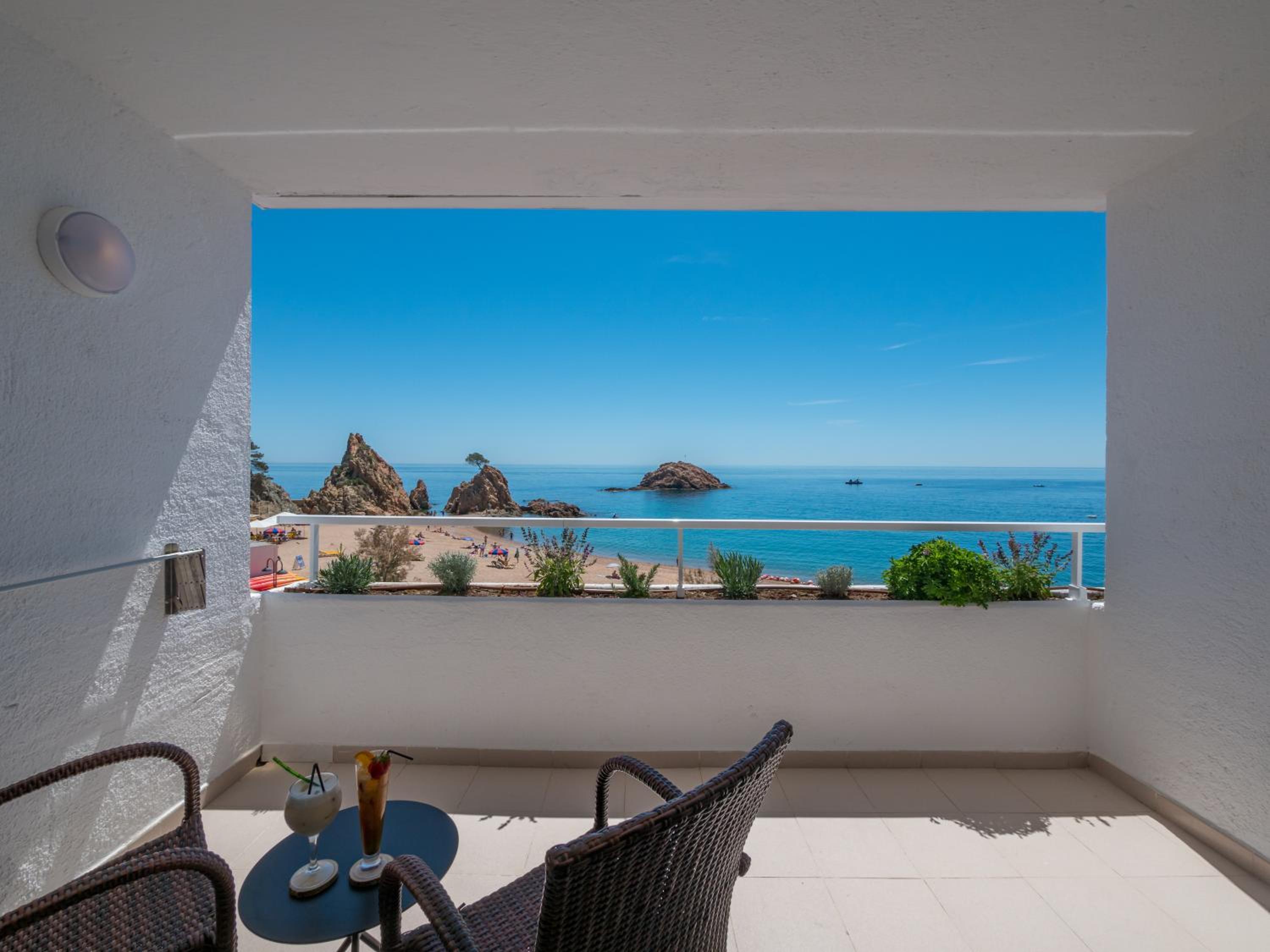 Premium Double Room with Sea View photo 2