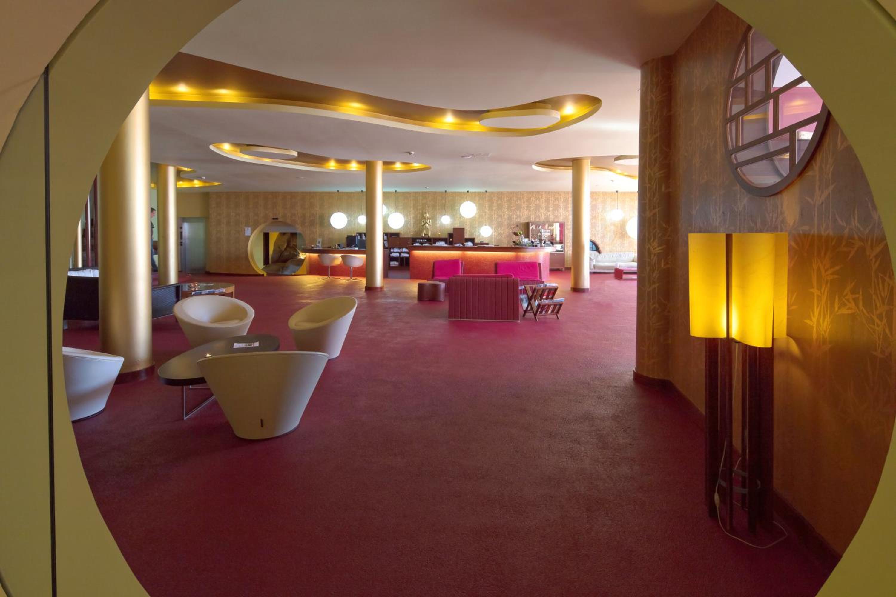 Suite with Spa Access - Photo 11