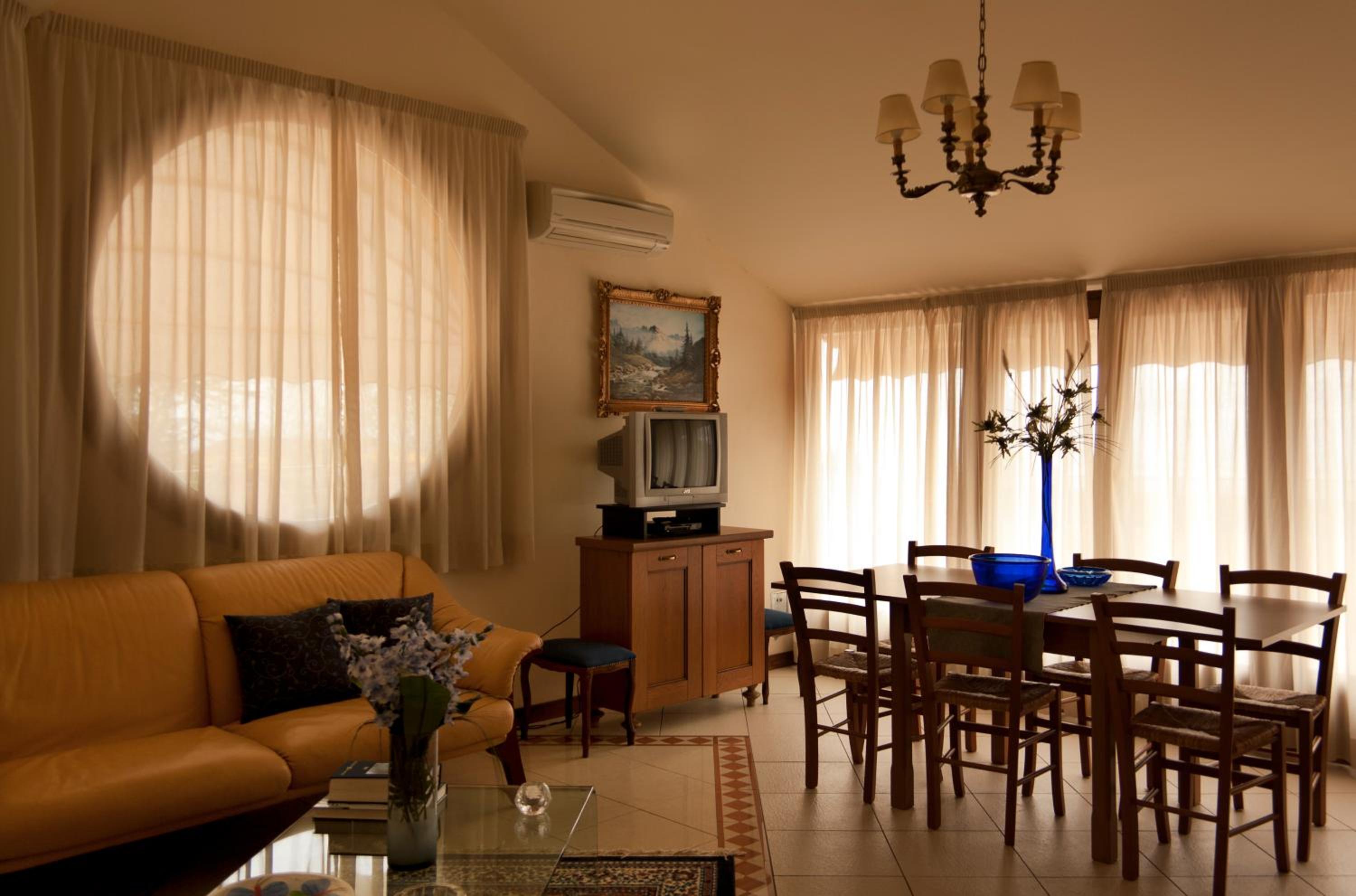 Two-Bedroom Apartment - Penthouse photo 2