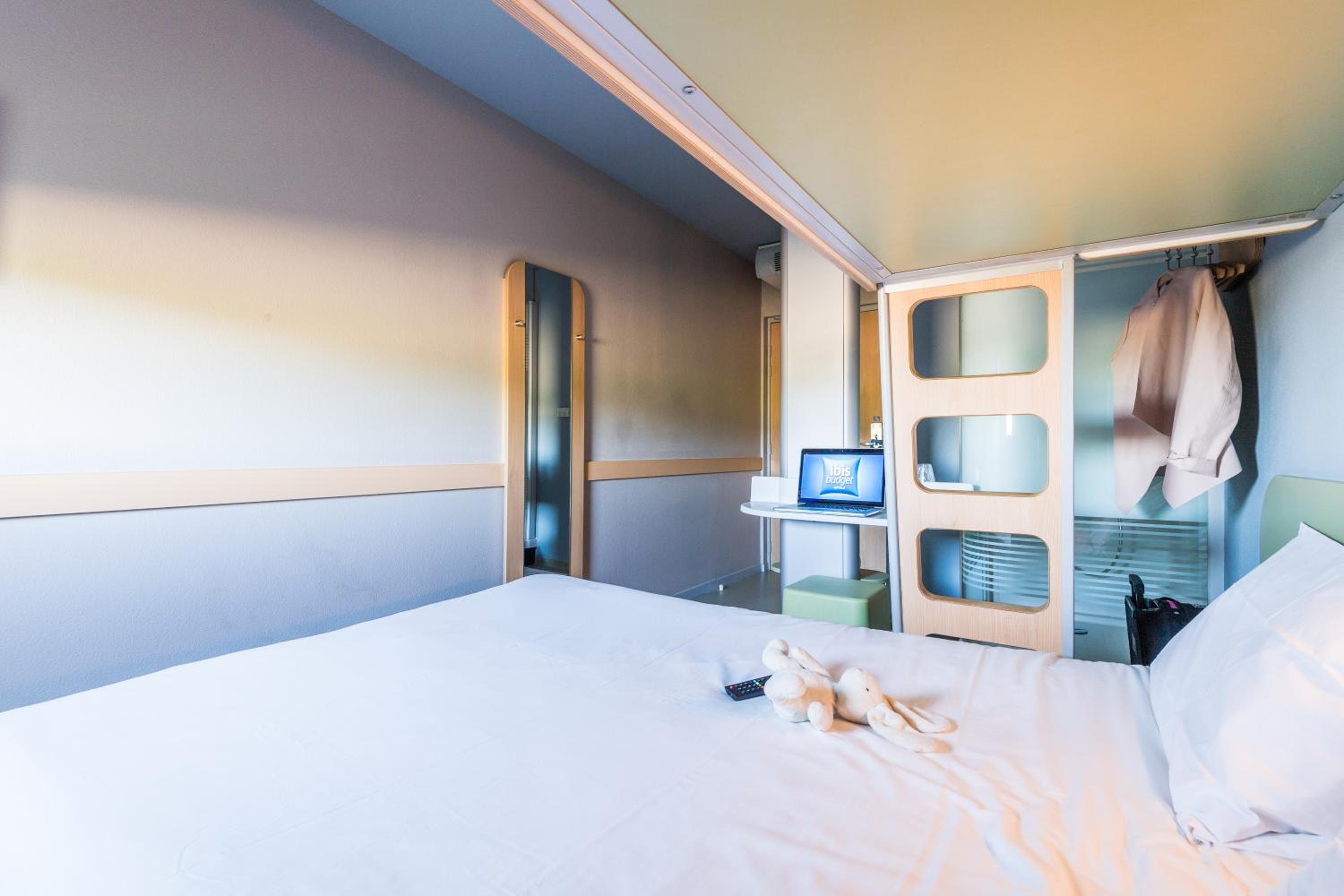 Triple Room with One Double Bed and One Bunk Bed - Photo 1