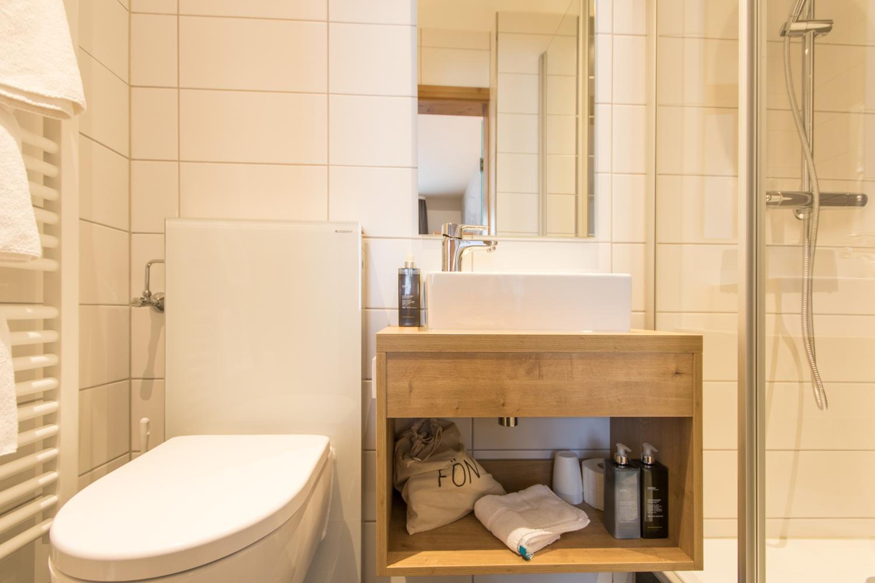 Standard Double Room - Photo 6