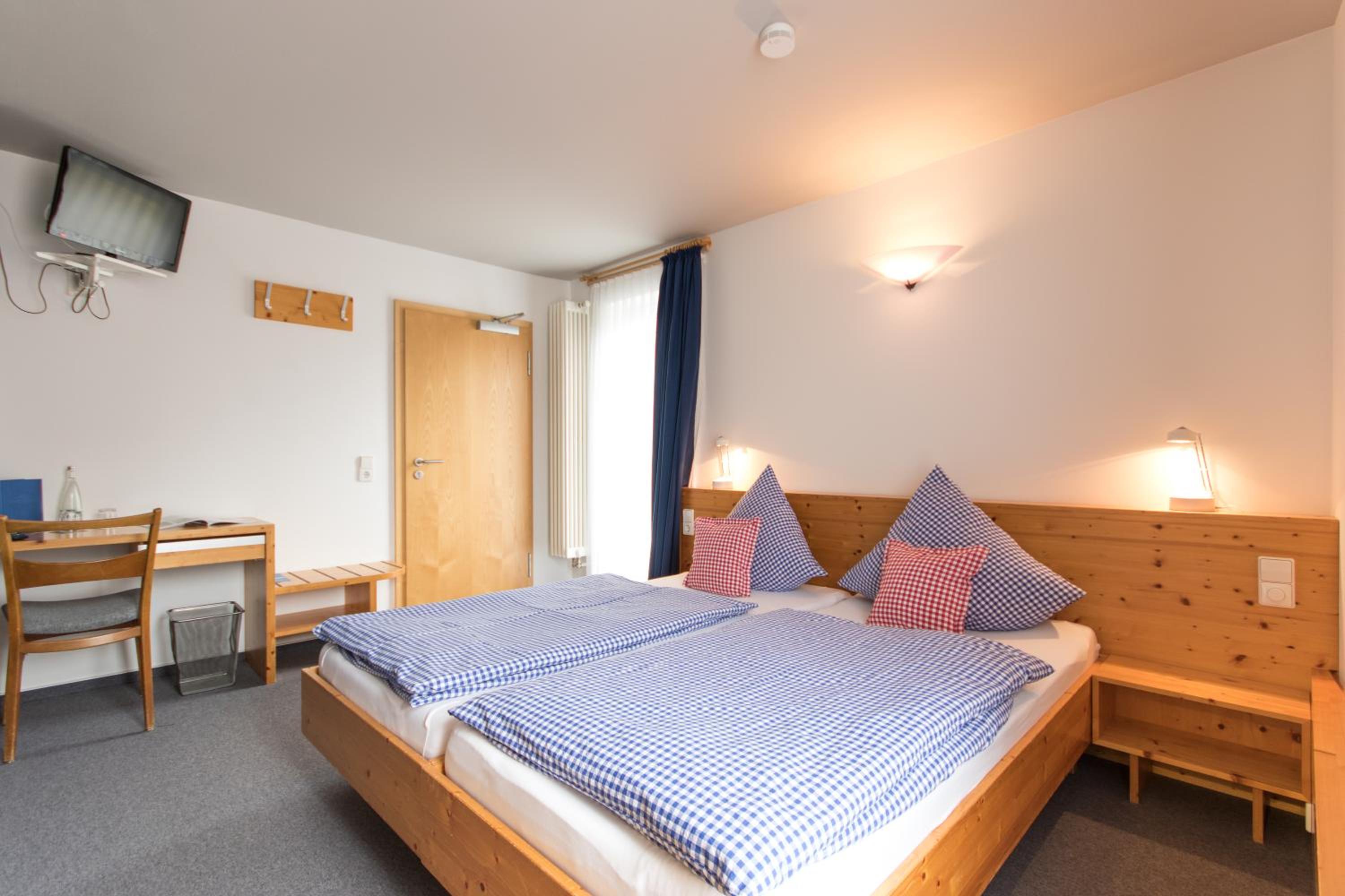Standard Double Room - Photo 4