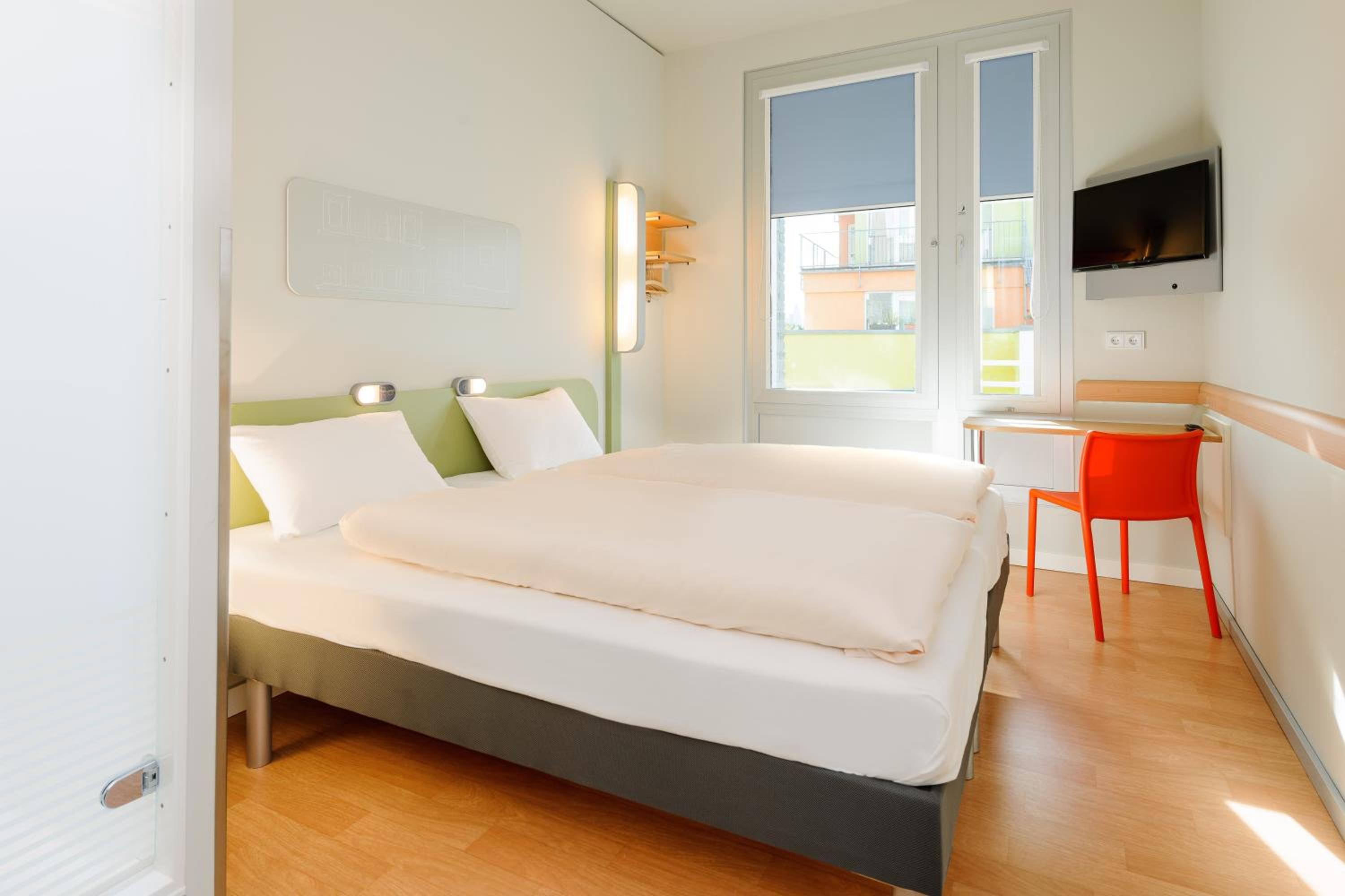 Twin Room - Photo 1