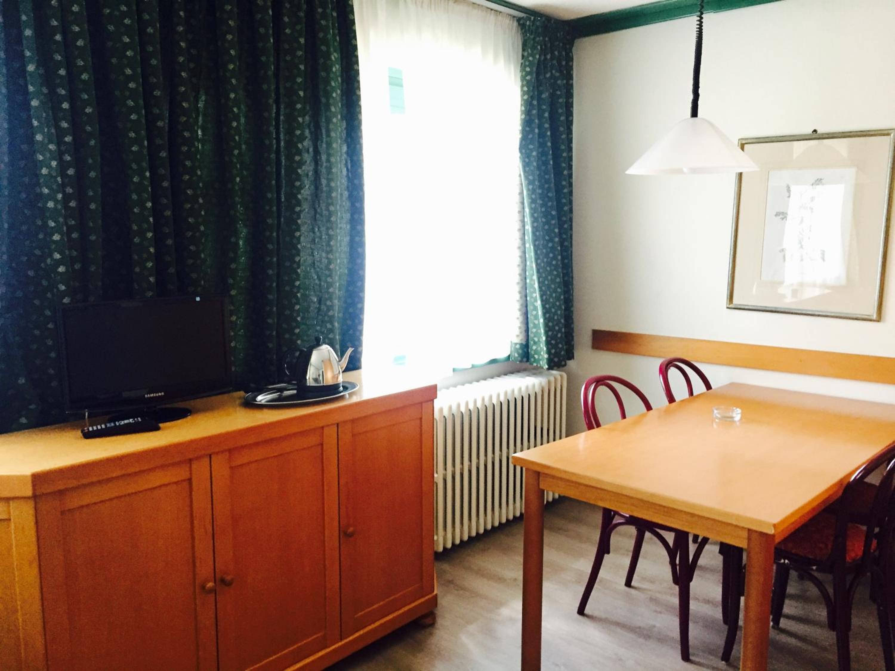 Superior One-Bedroom Apartment