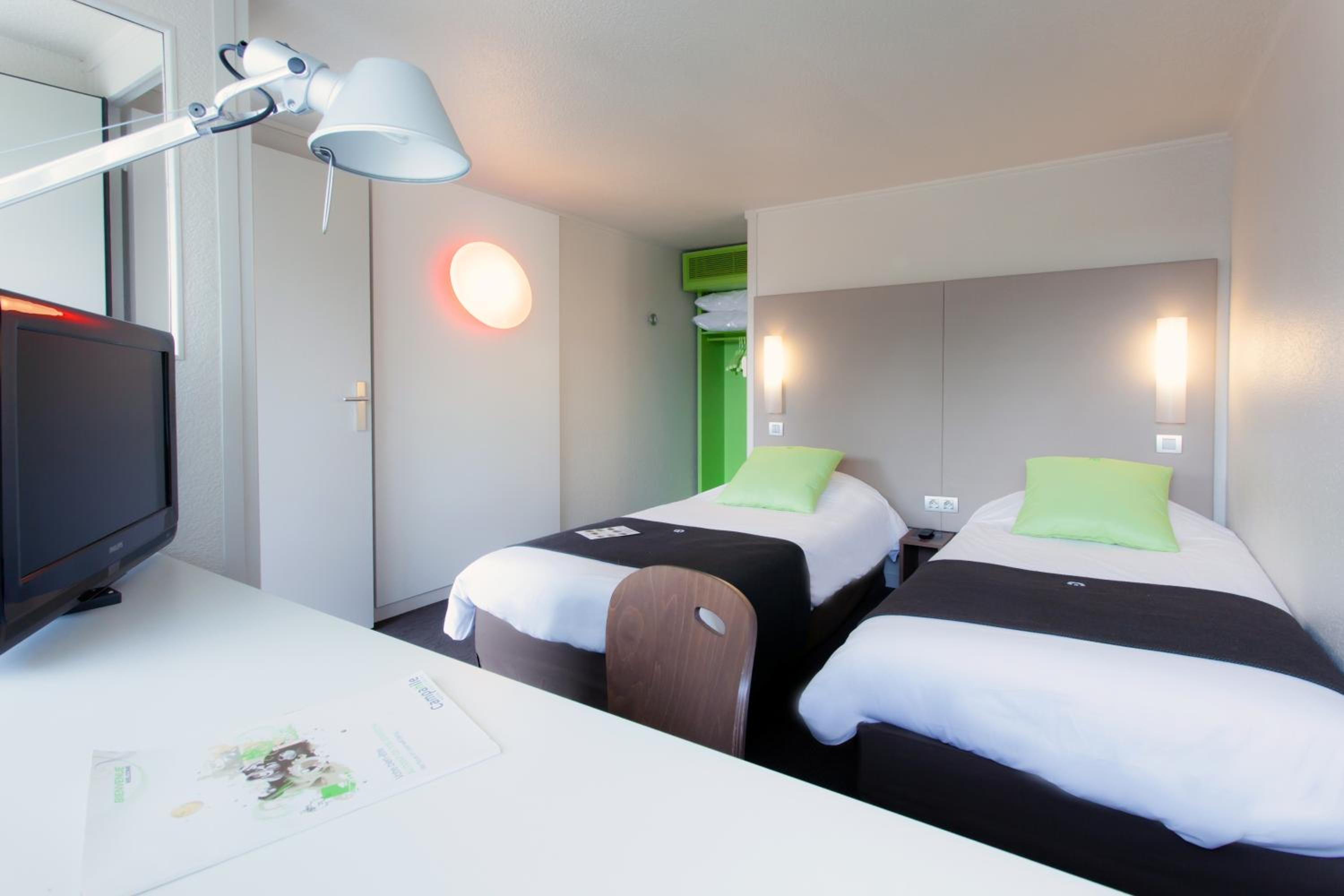 Standard Twin Room - Photo 5