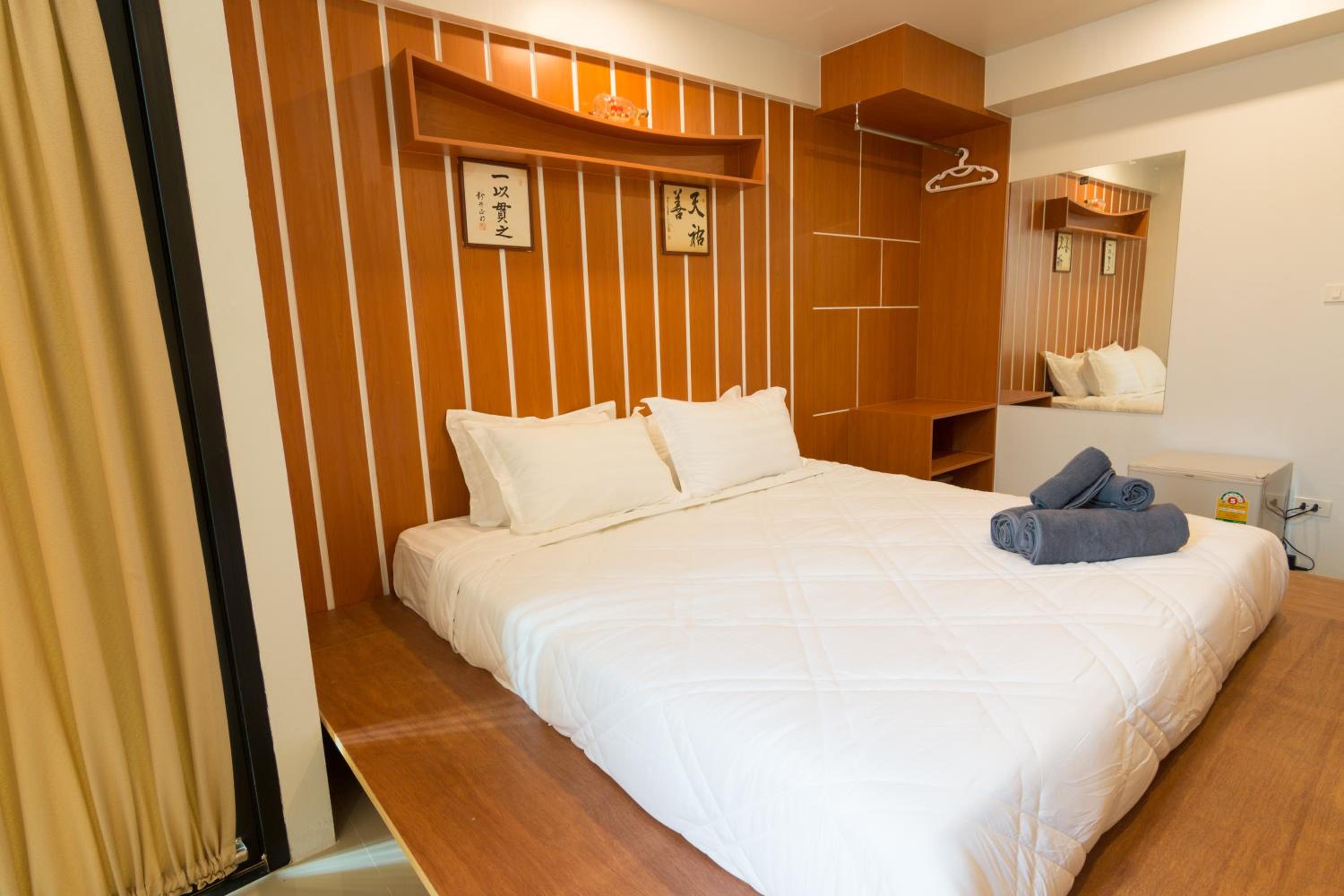 Deluxe King Room photo 3