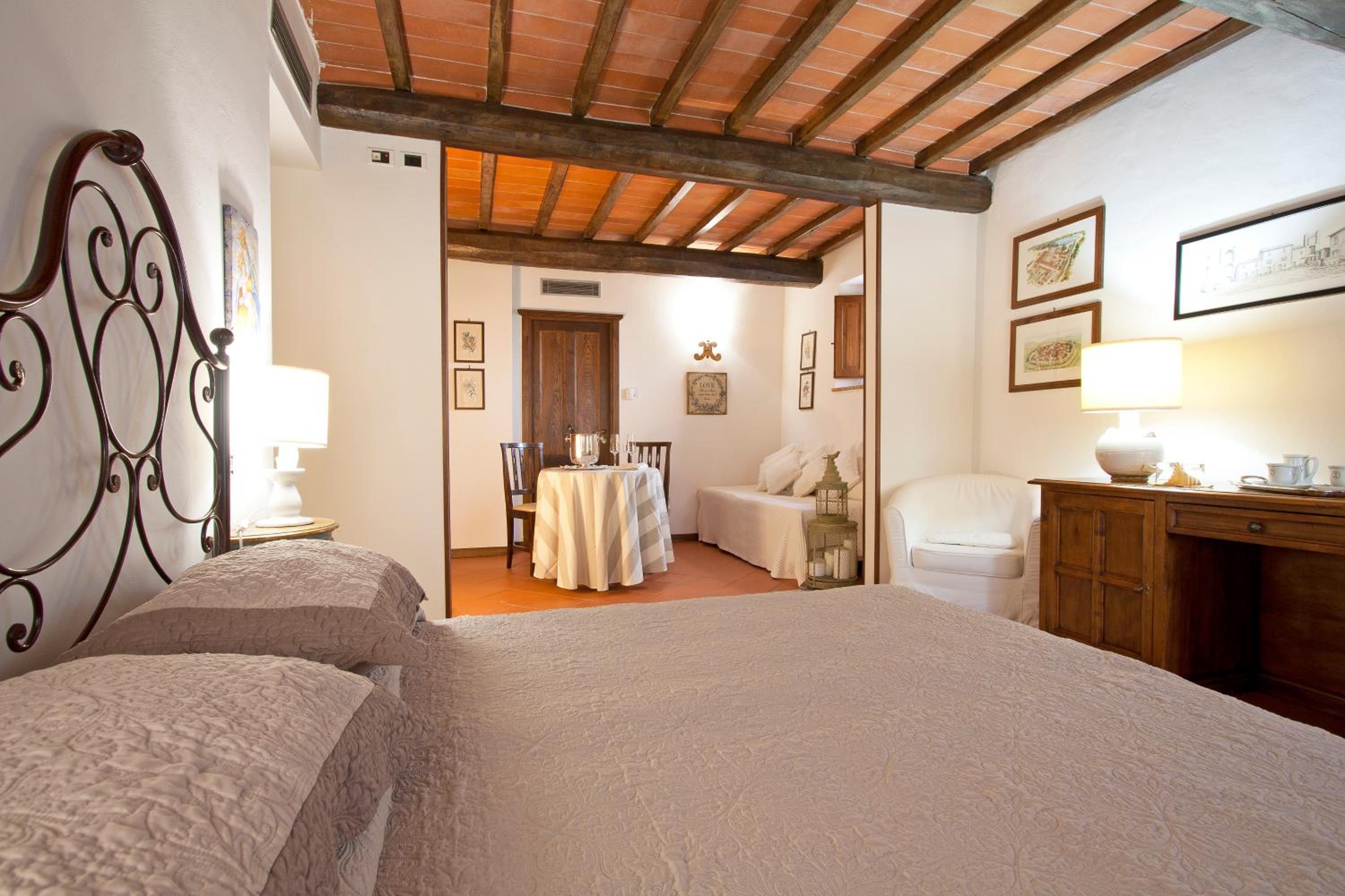 Deluxe Double or Twin Room - Photo 4