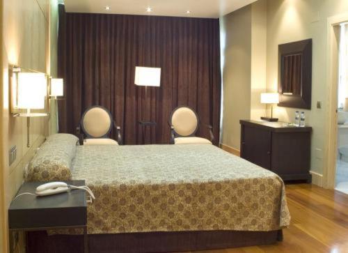 Double or Twin Room - Photo 5