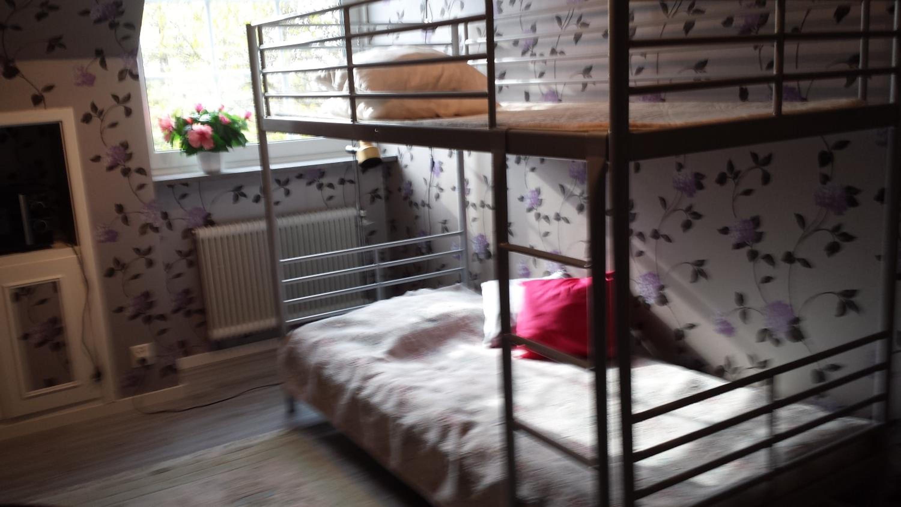 Standard Twin Room (Donovan) photo 2
