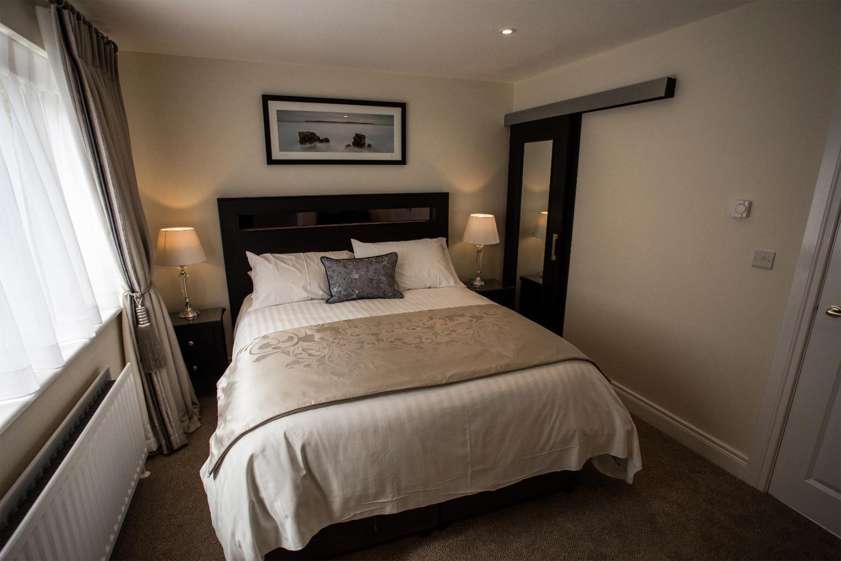 Double or Twin Room - 2 Park Residence photo 2