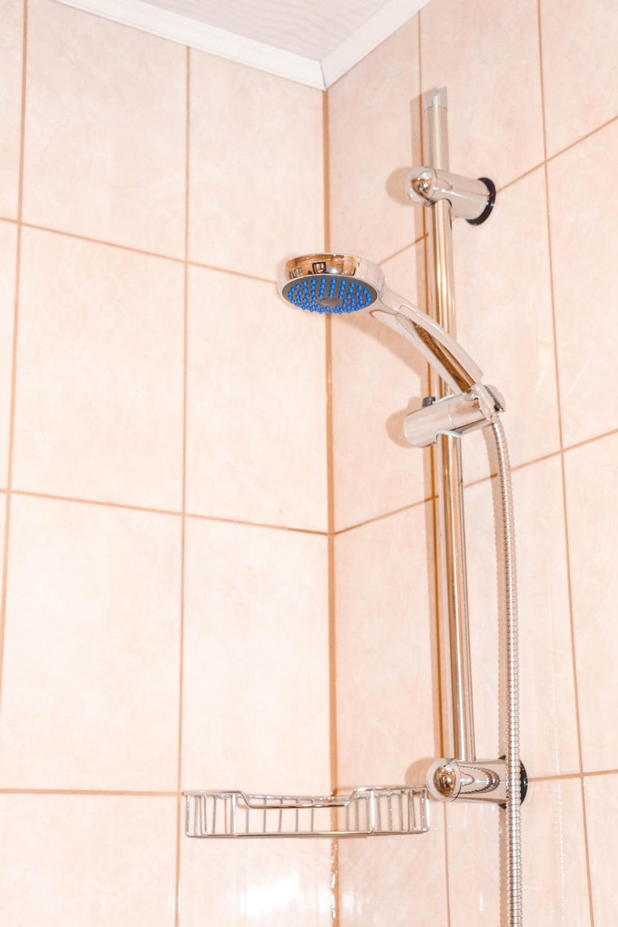 Apartment with Shower - Photo 12