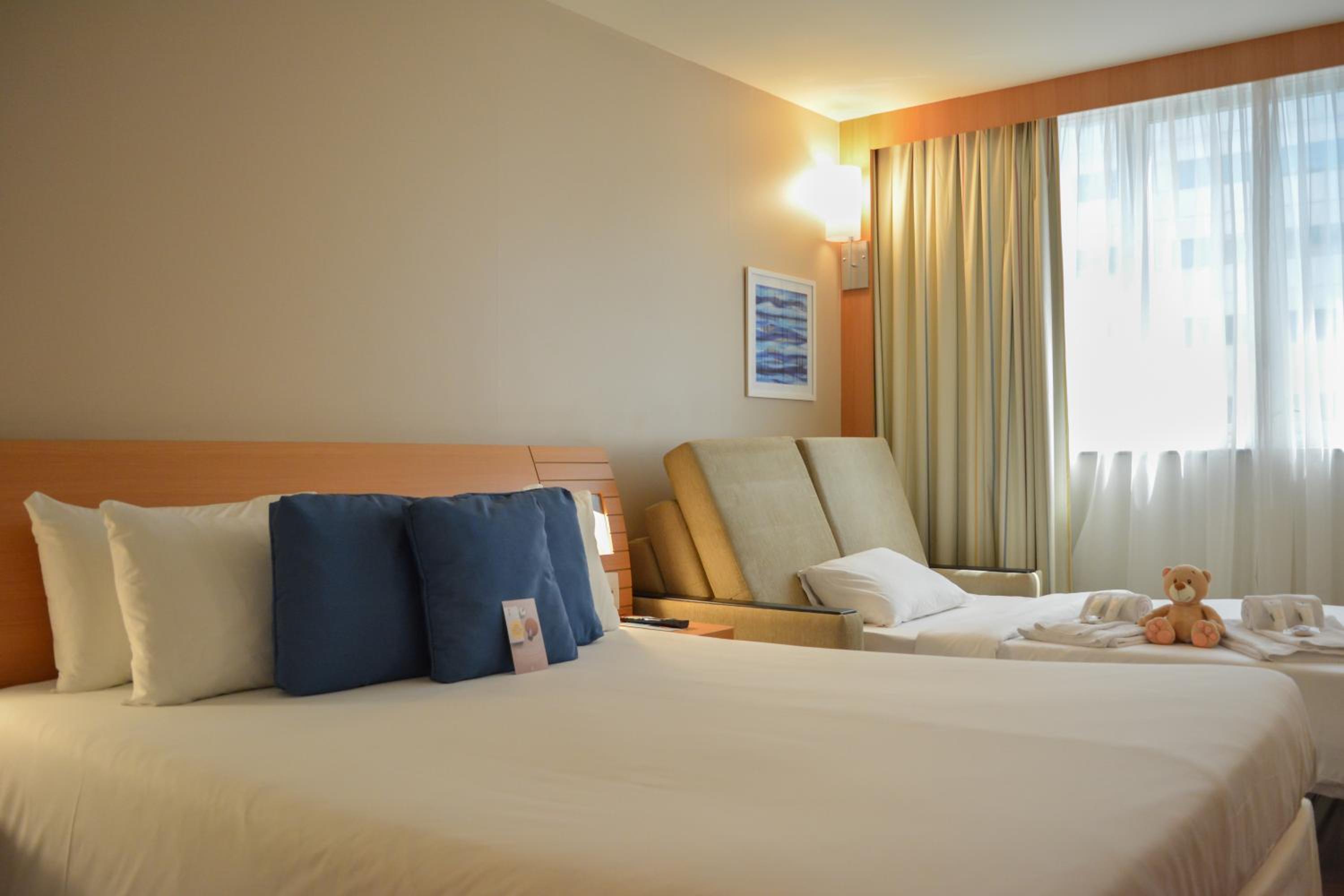 Superior Apartment with Queen Bed and Sofa Bed - Side Sea View
