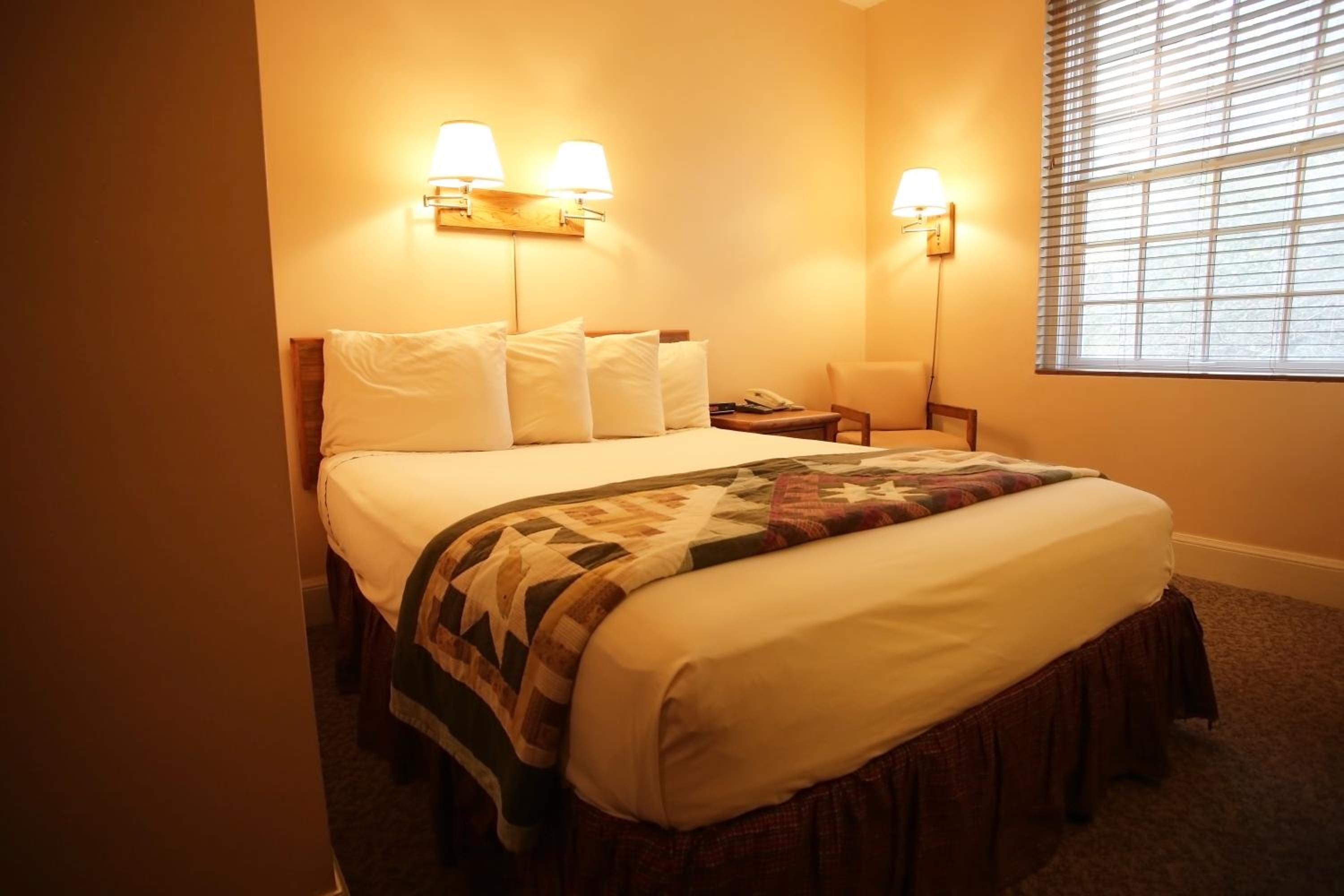 Deluxe Queen Room photo 1