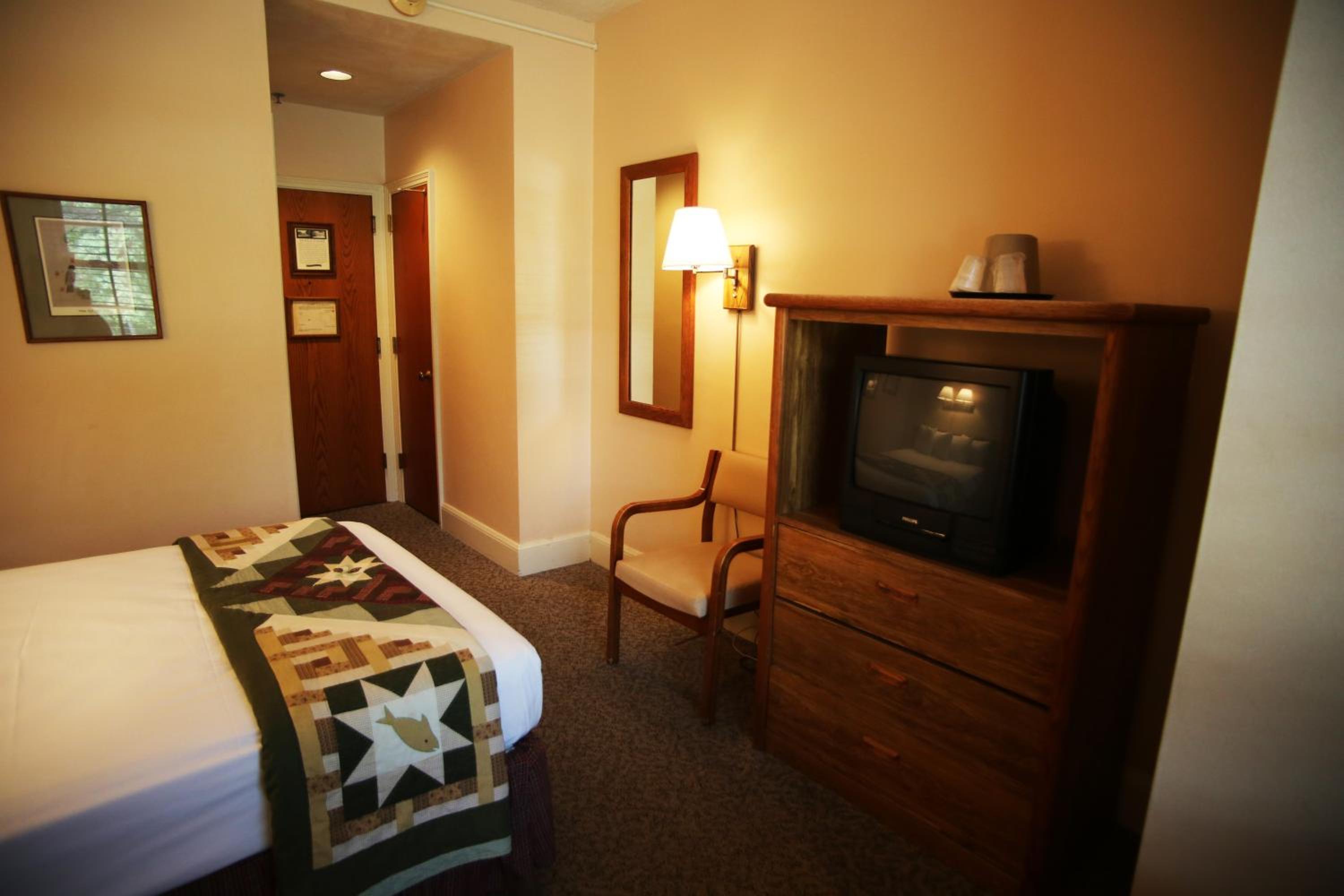 Standard Queen Room photo 1