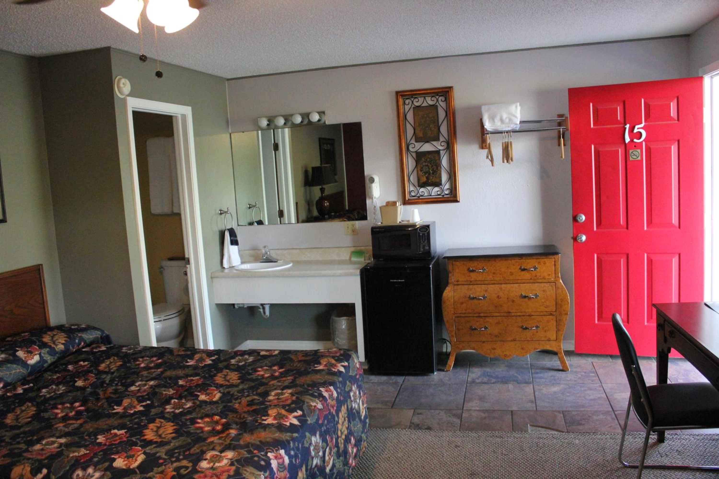 Deluxe Double Room - Photo 12