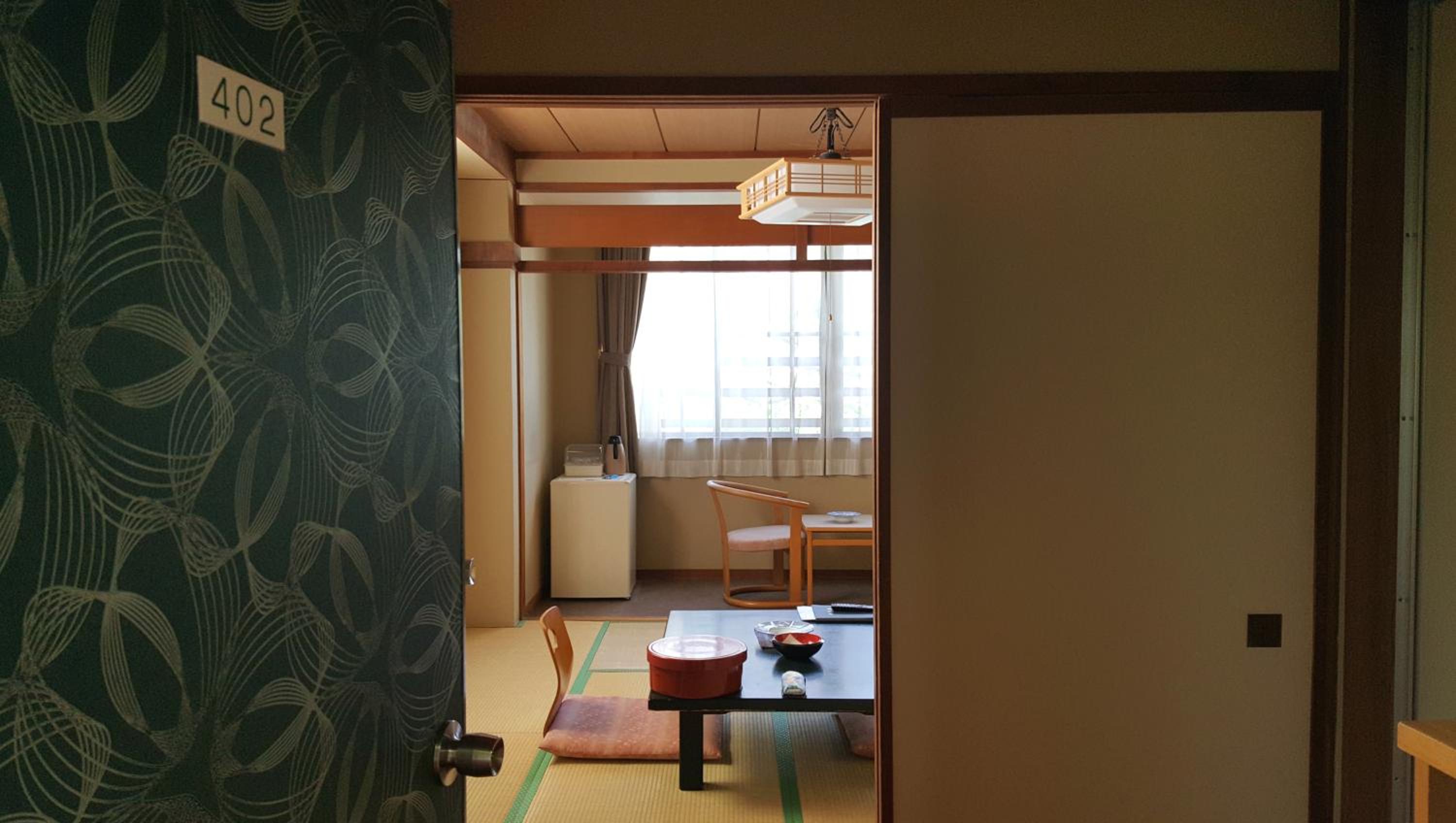 Japanese-Style Room with Private Bathroom and Toilet - Photo 2