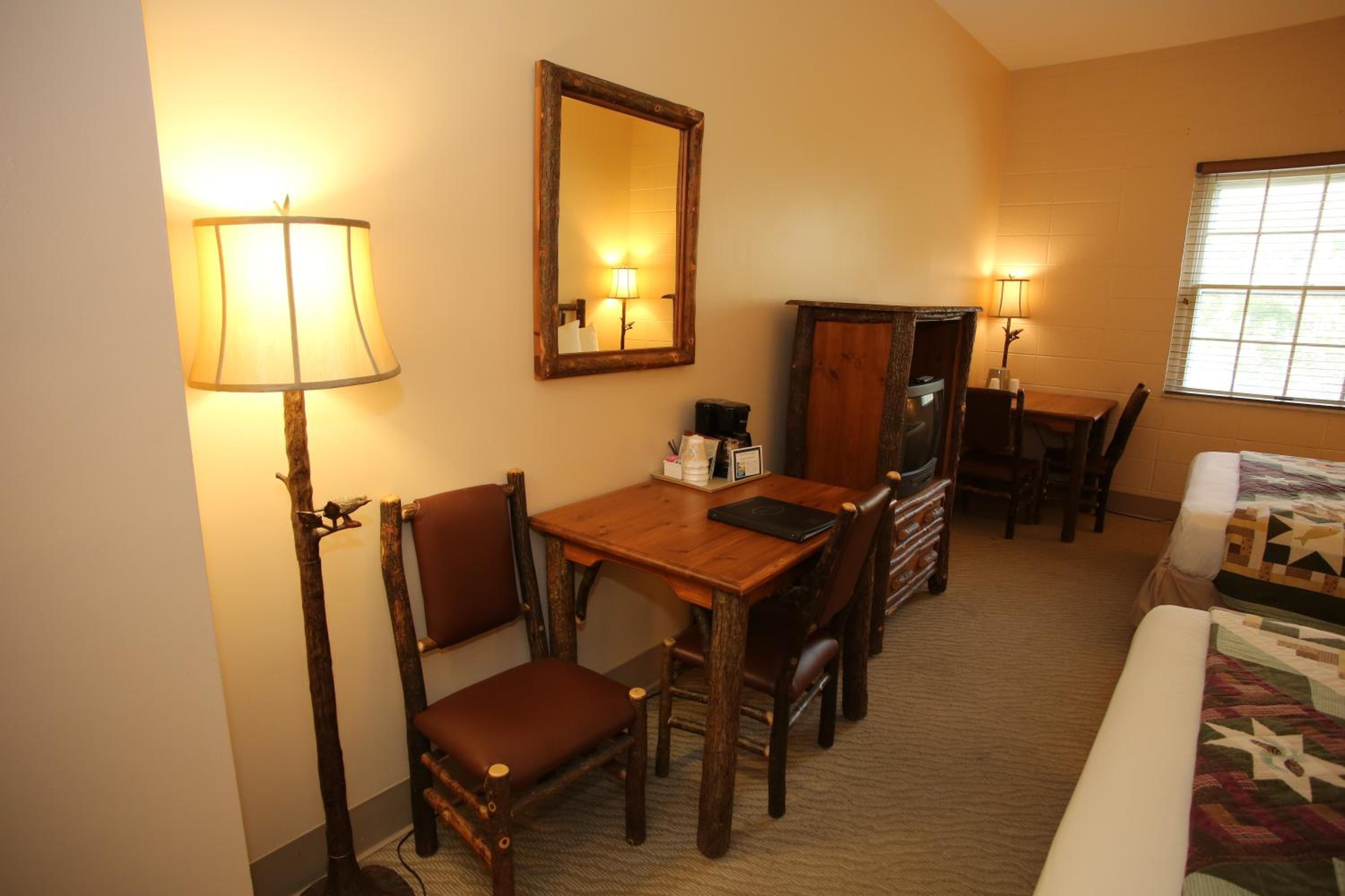 Standard Queen Room with Two Queen Beds photo 2