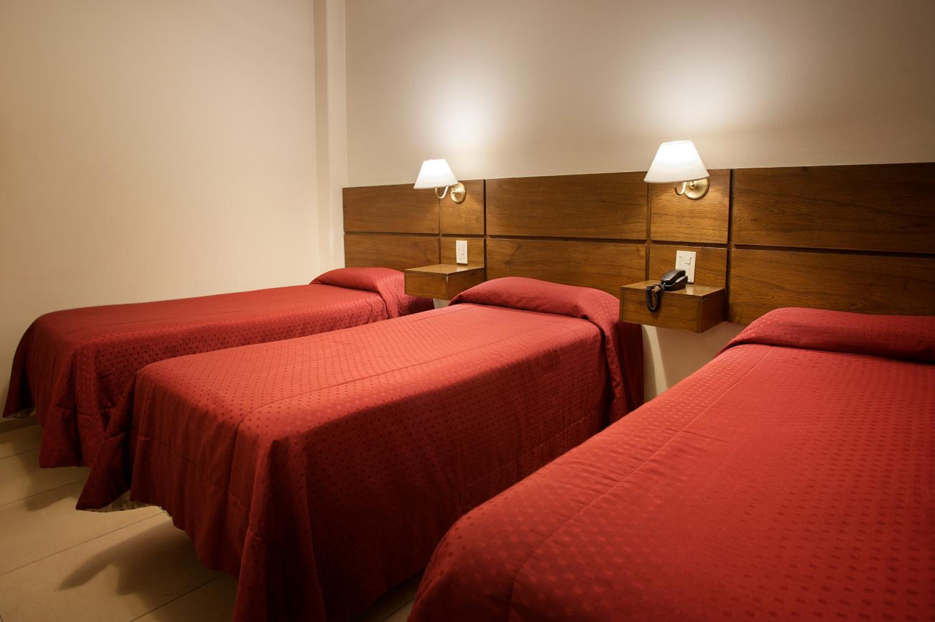 Basic Triple Room photo 1