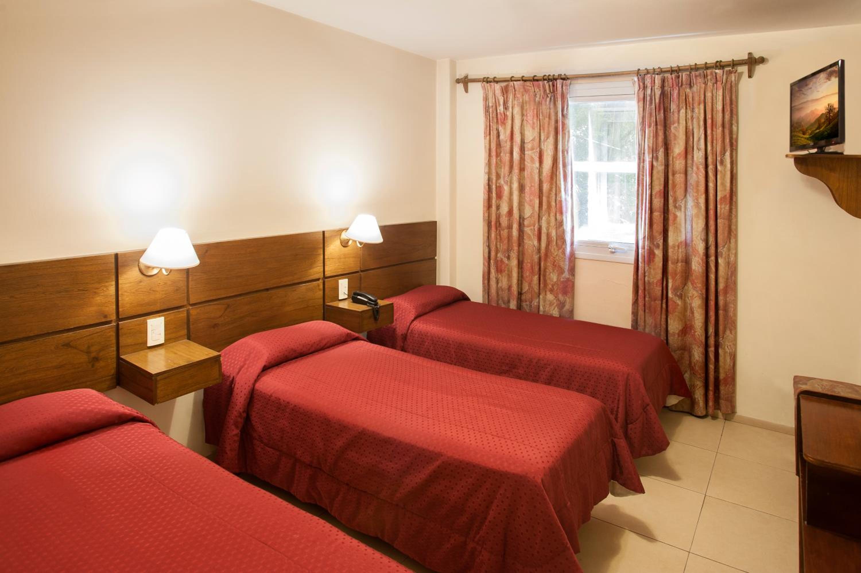 Basic Triple Room photo 2