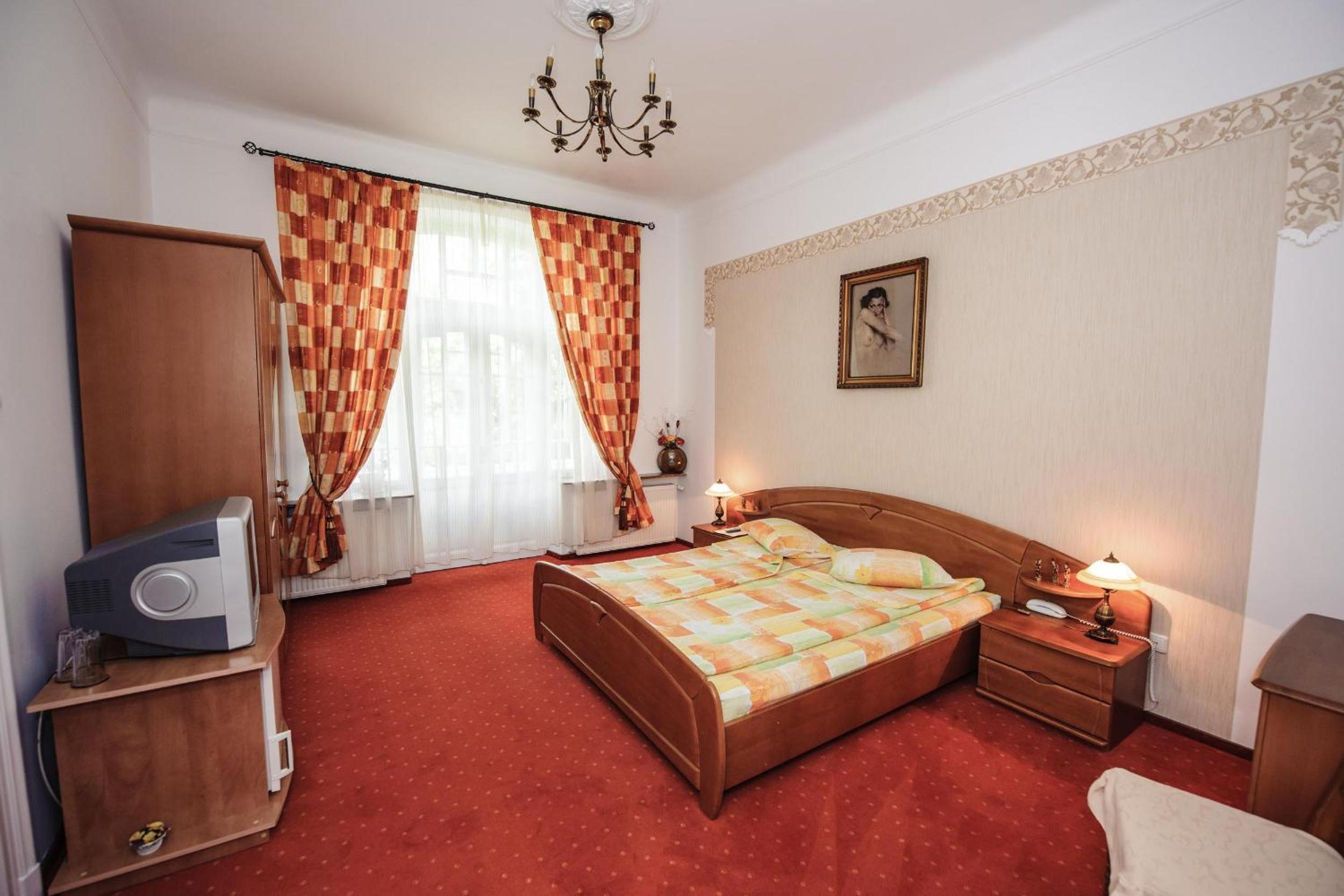 Standard King Room photo 1