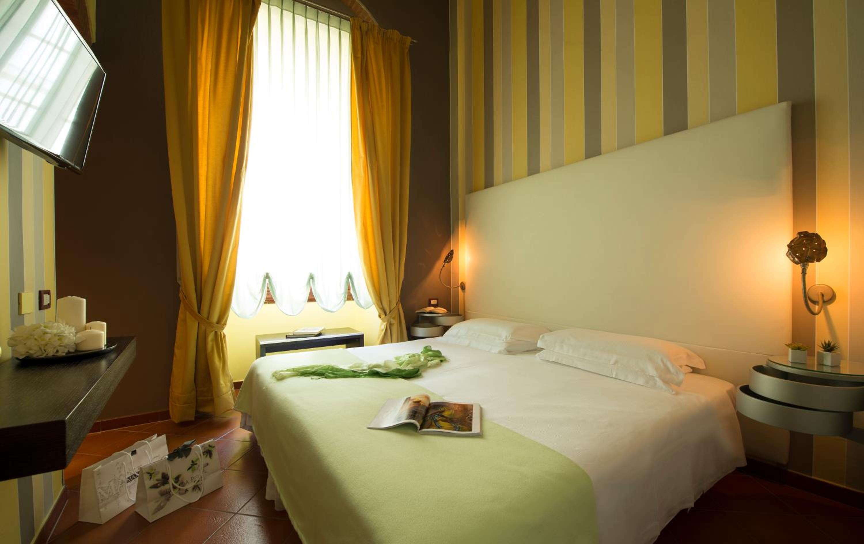 Standard Queen Room