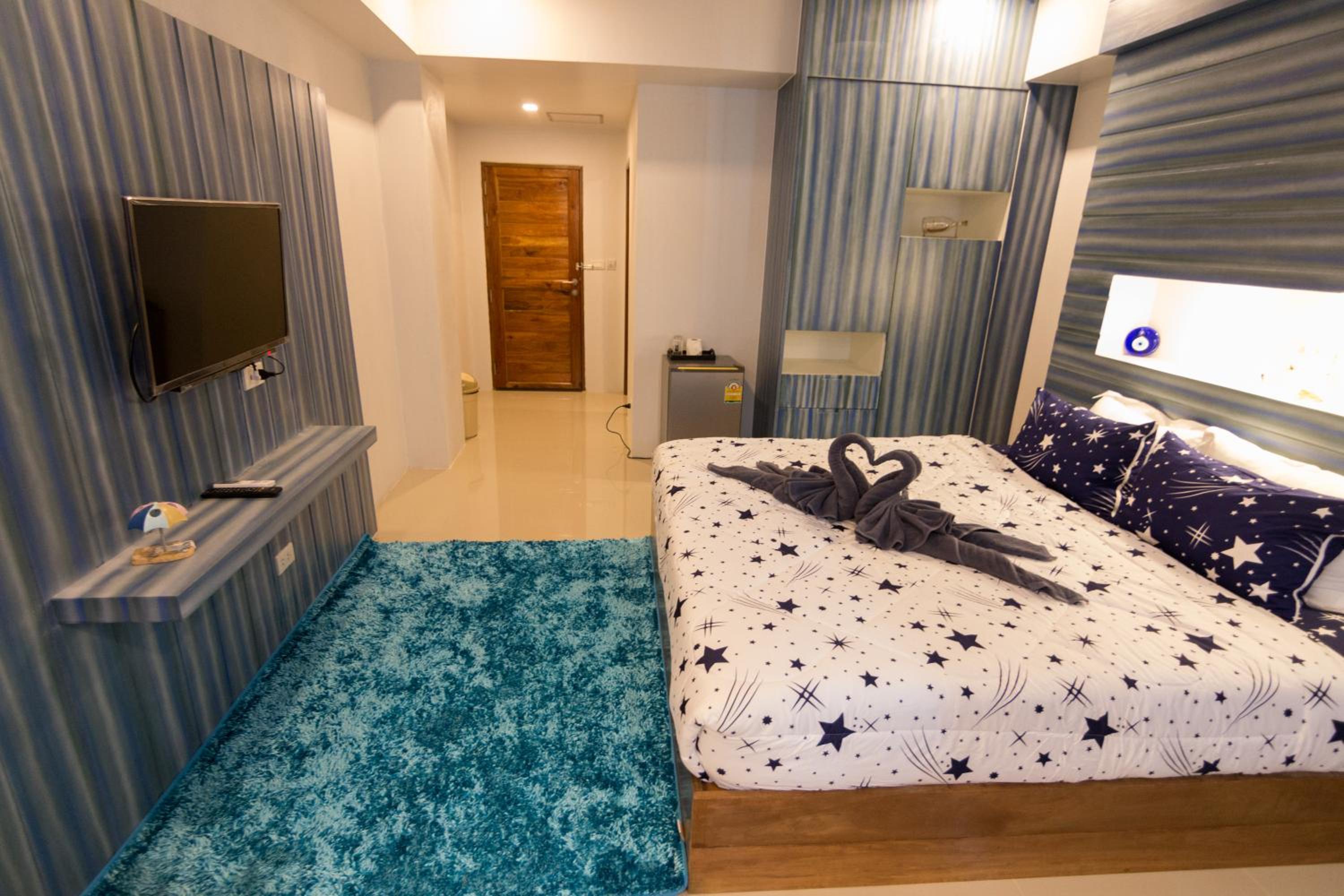 Studio Apartment photo 3