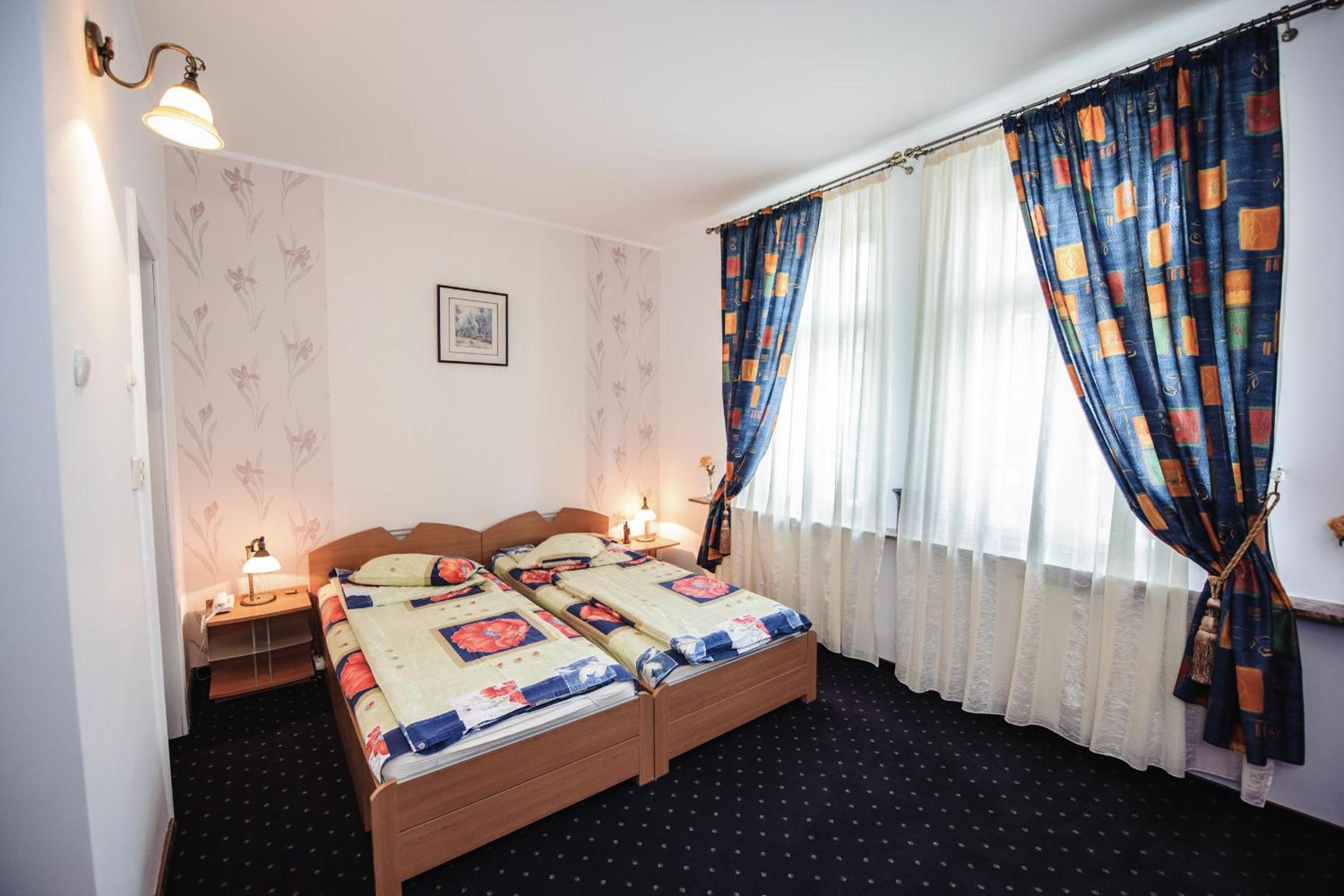 Single Room with Bathroom photo 1