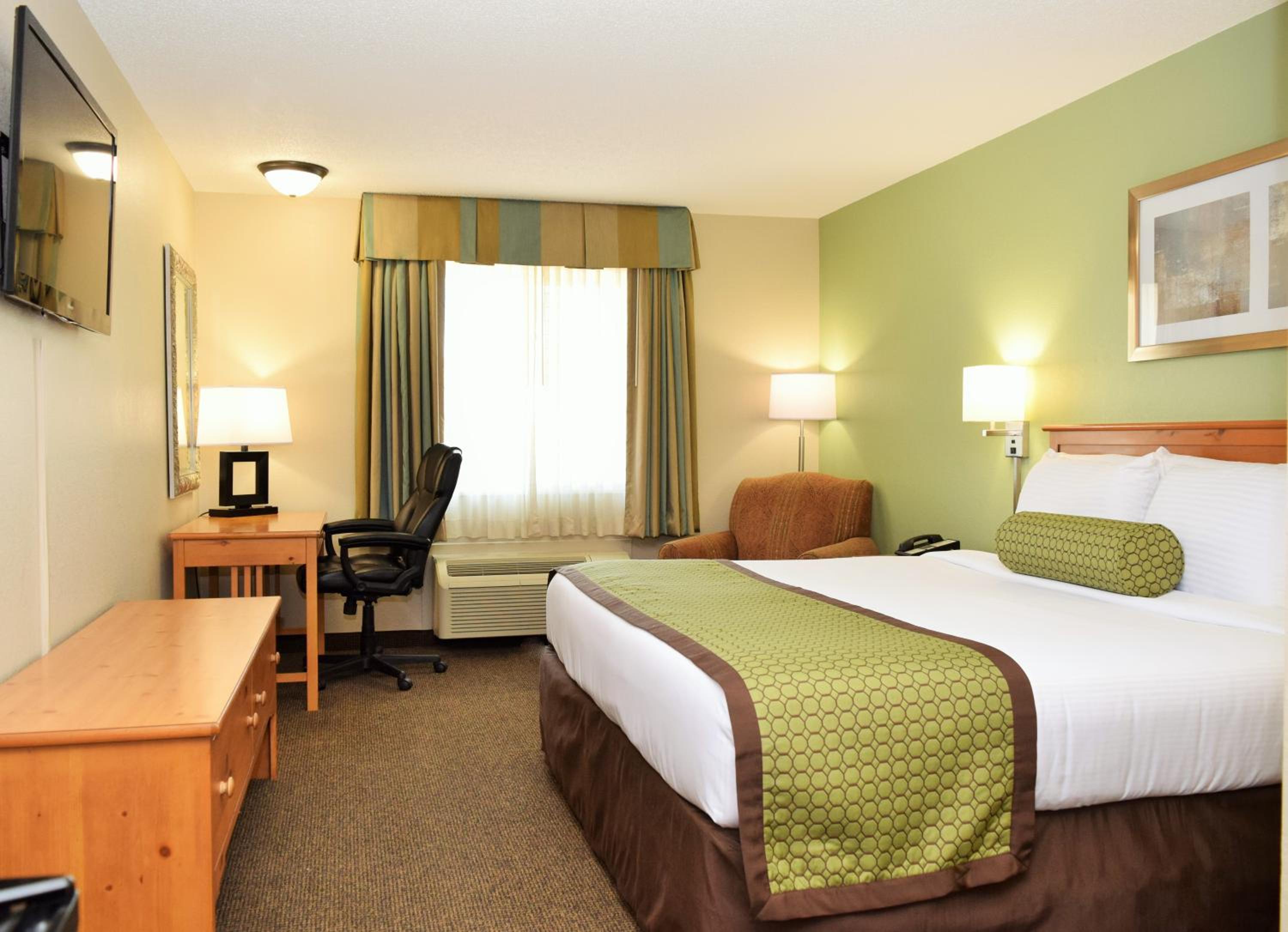 King Room - Non-Smoking - Photo 1