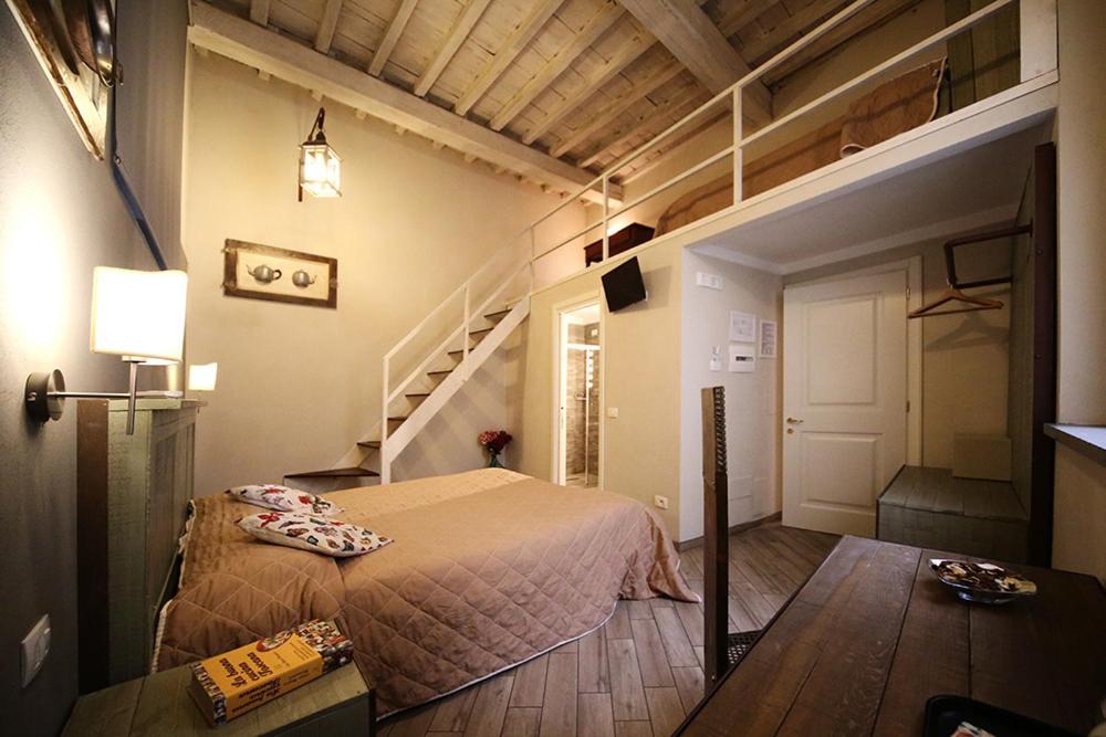 Double Room with Private Bathroom photo 2
