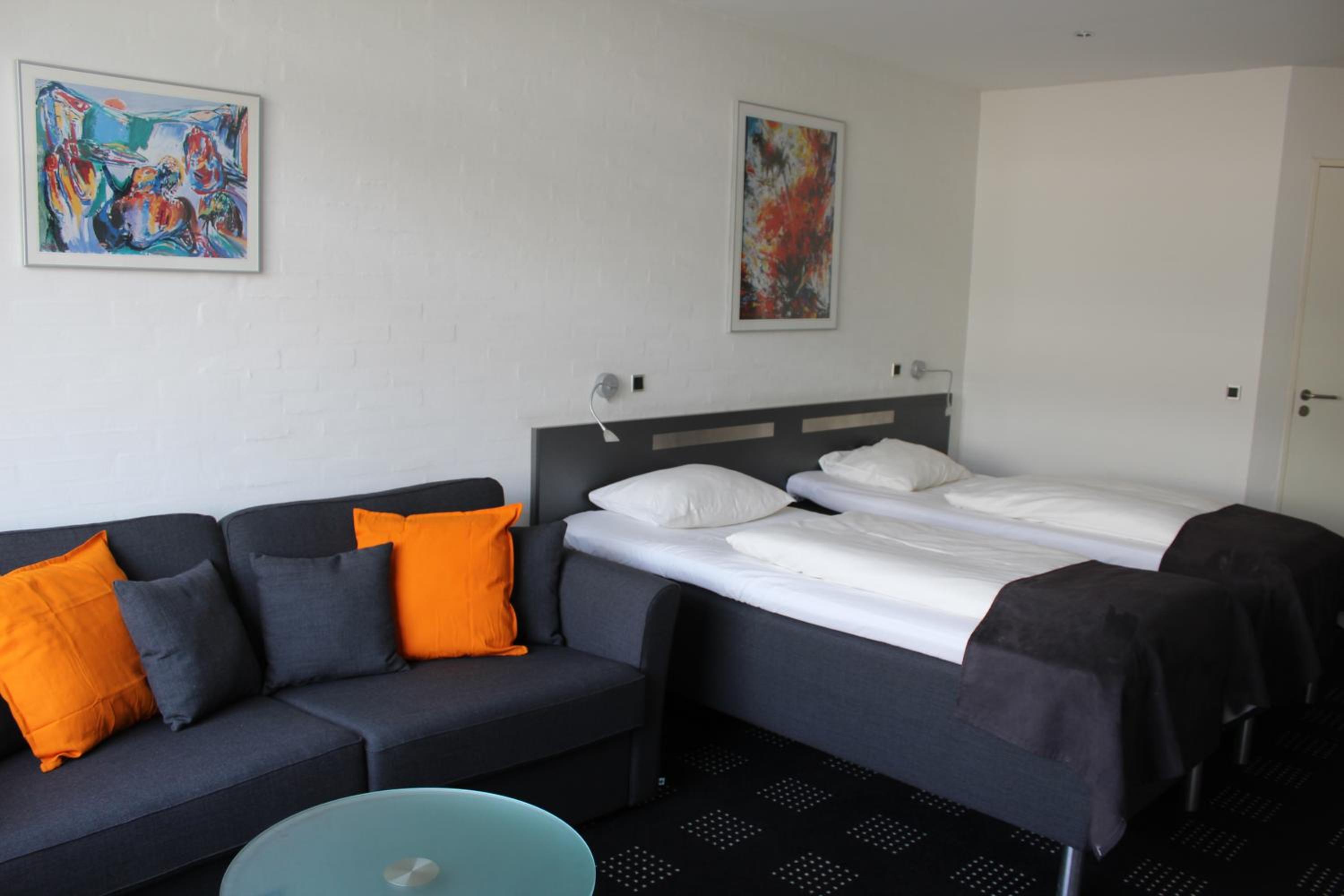 Double or Twin Room photo 3