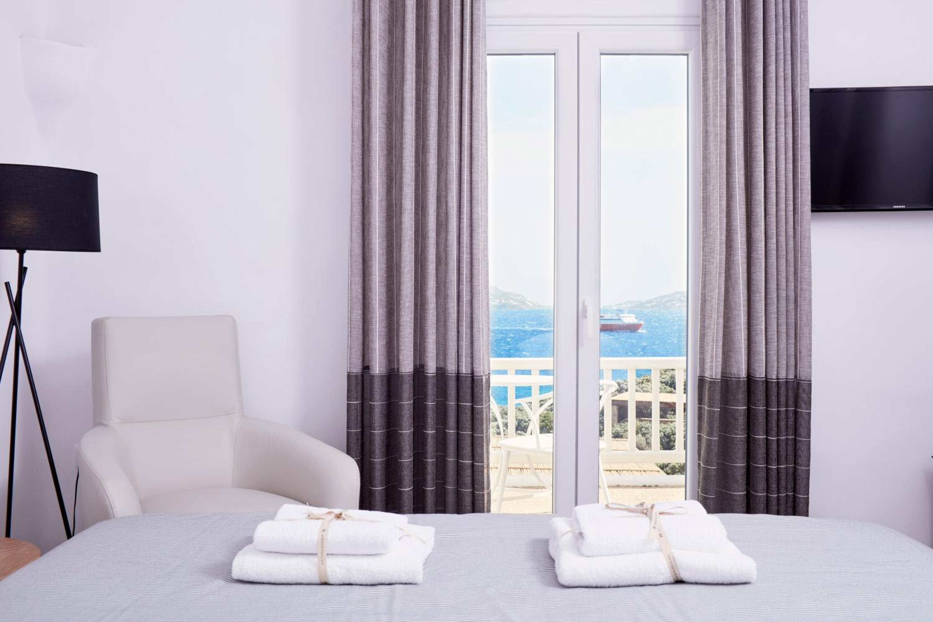Princess Suite with Hot Tub and Sea View - Photo 5