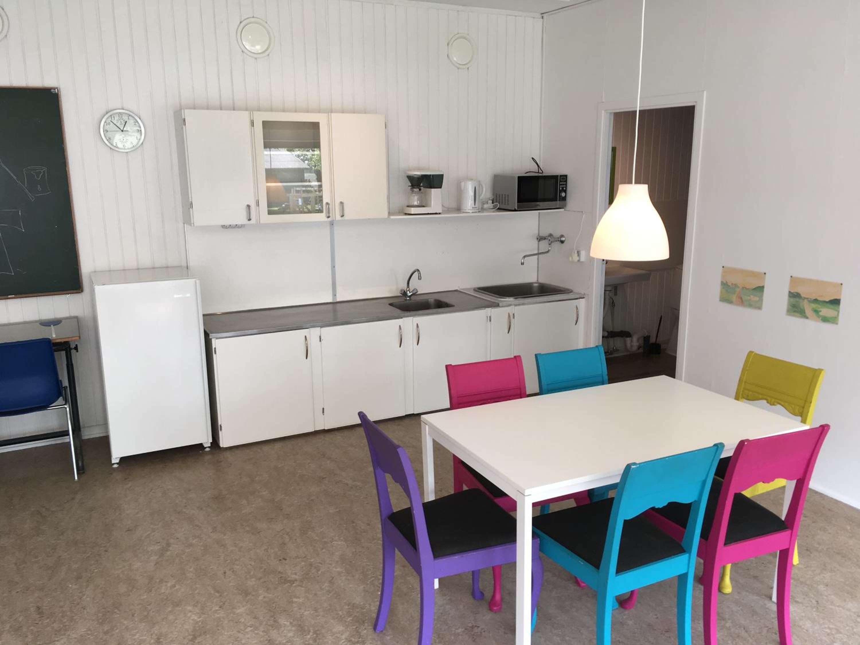 One-Bedroom Apartment with Private Bathroom and Kitchen photo 3