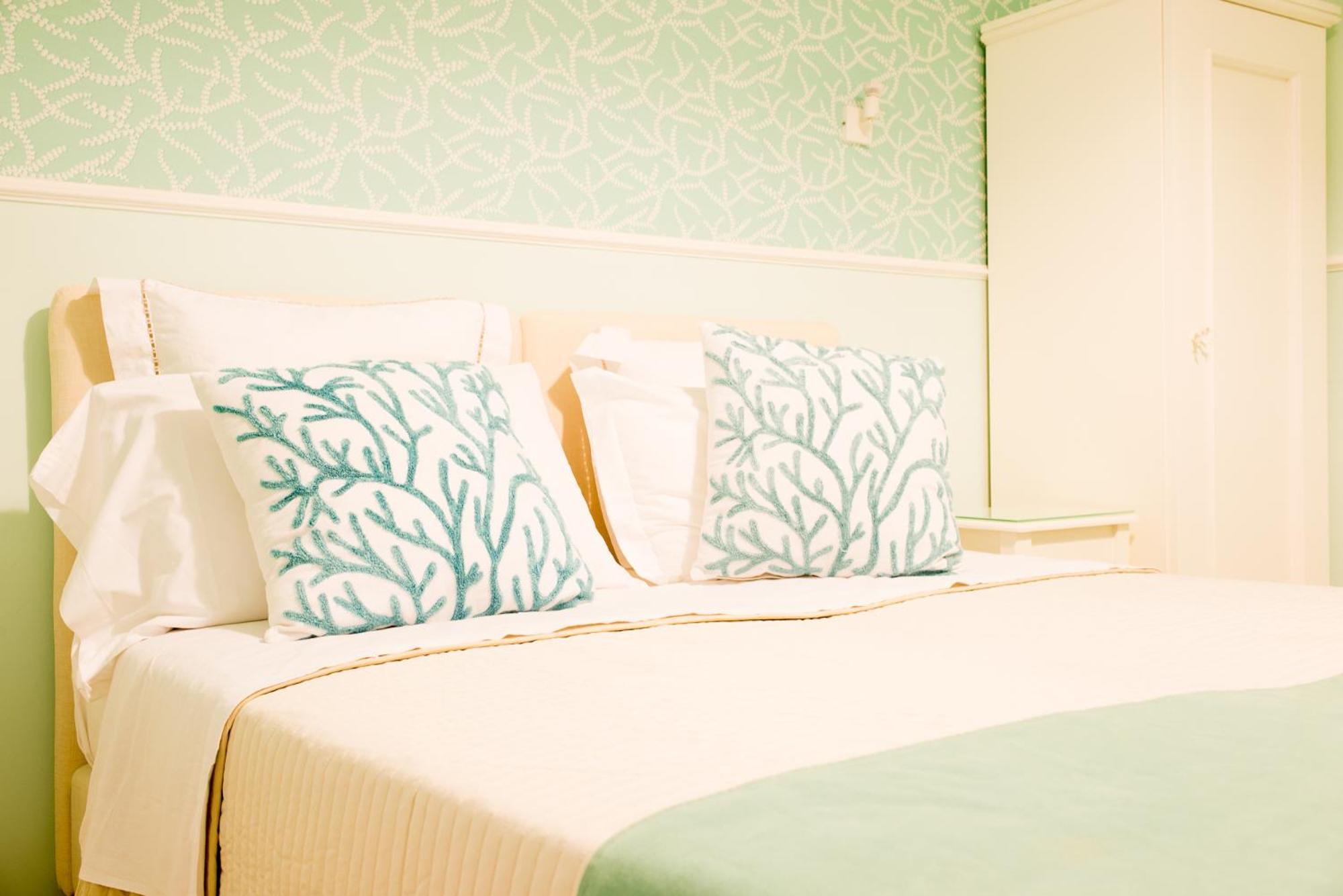 Twin/Double Room photo 2