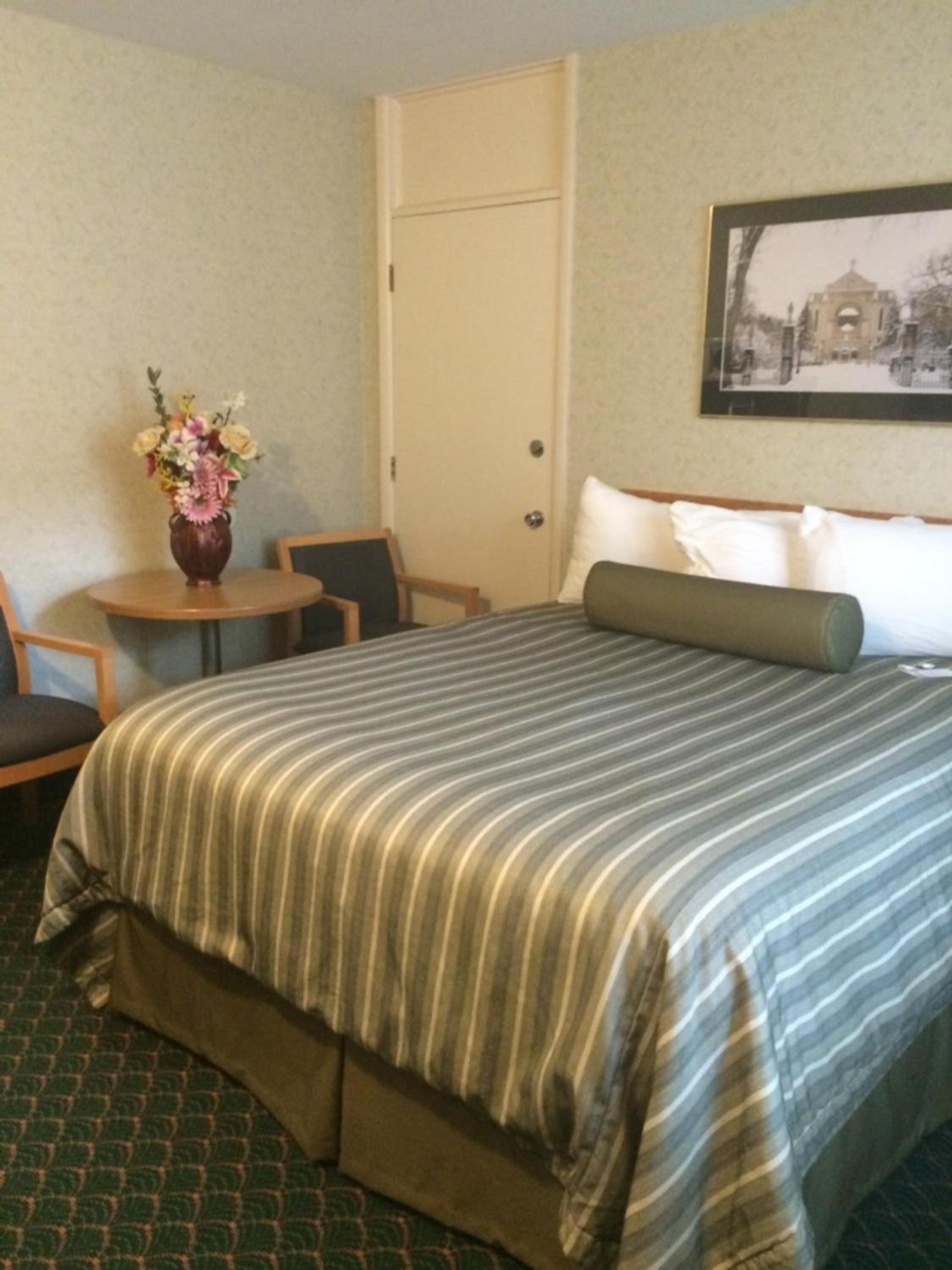 King Room - Disability Access/Non-Smoking - Photo 4