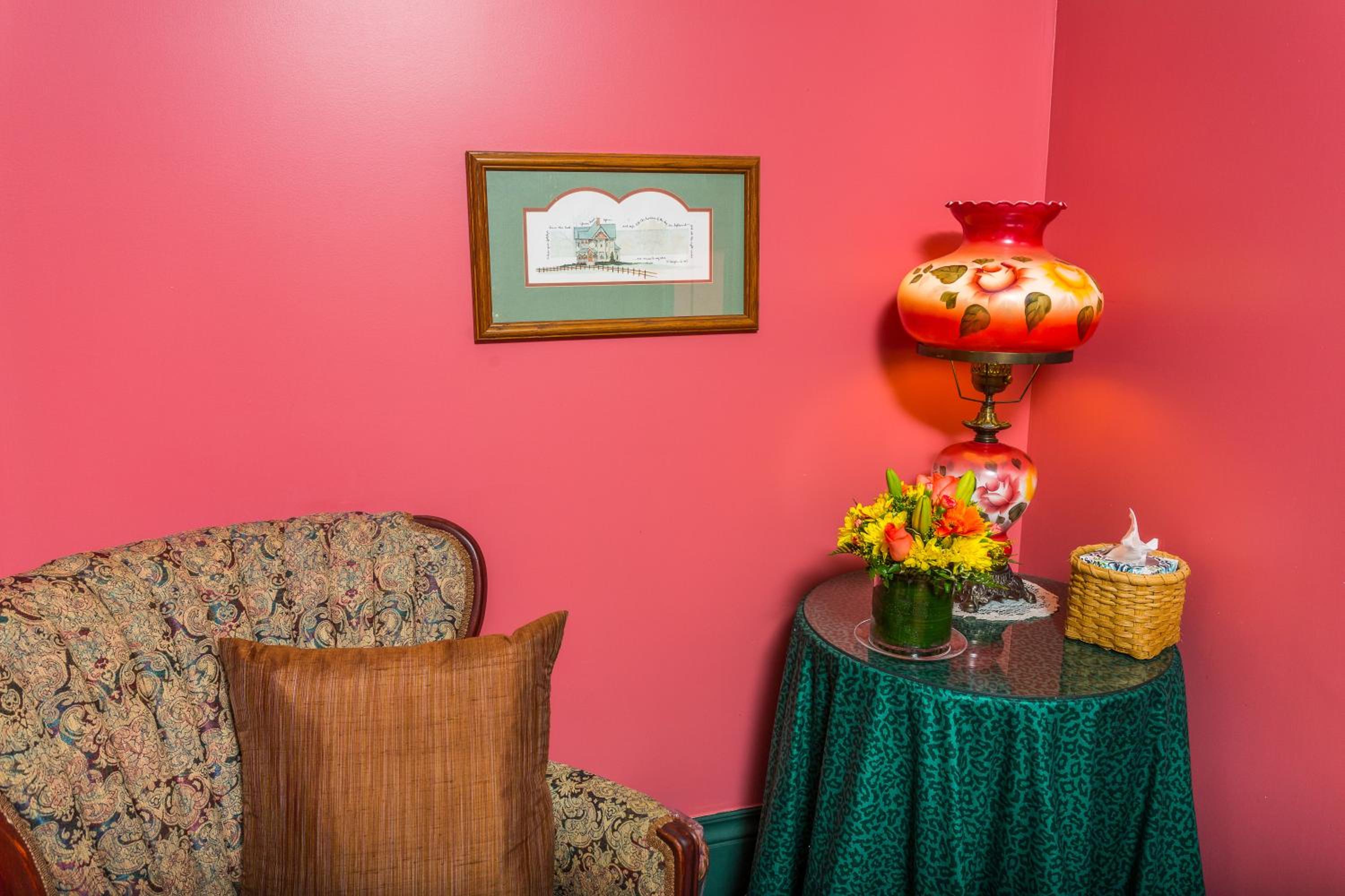 Queen Room - Room 306 photo 1