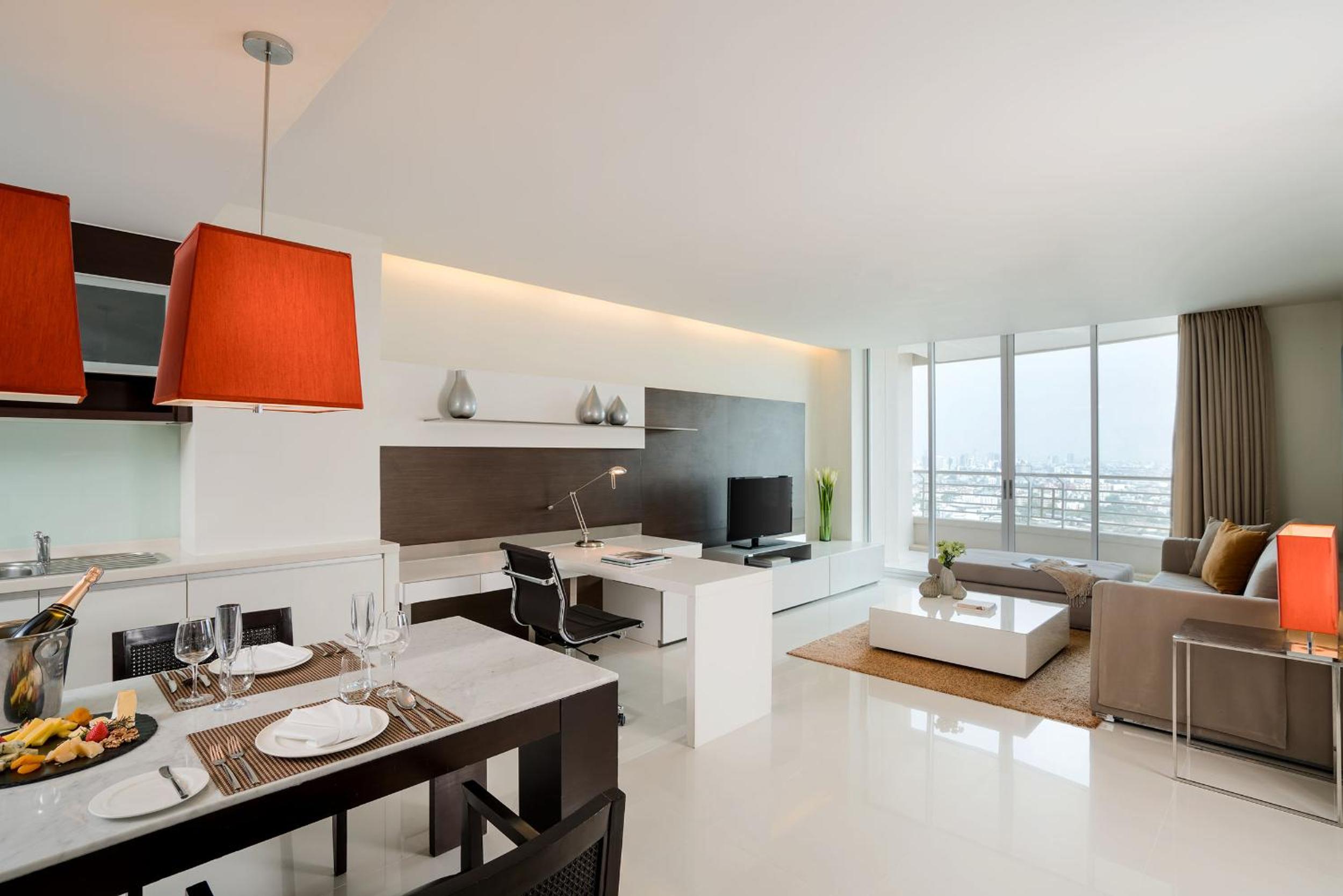 Skyline Two Bedroom Suite (with 1 king, 2 single bed) photo 1