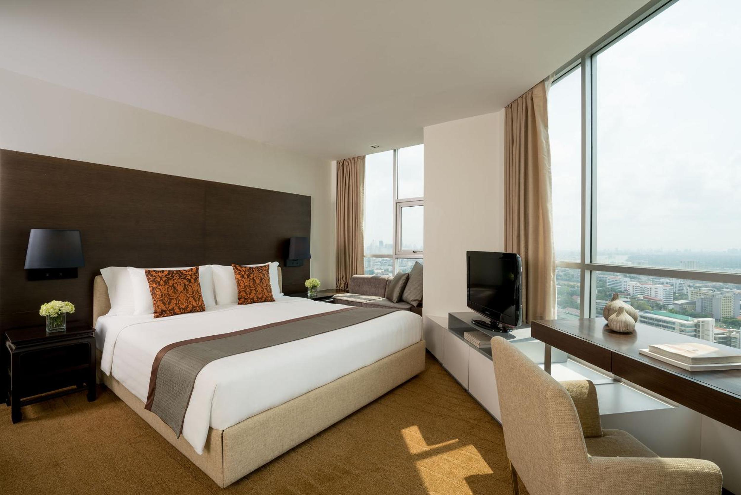 Skyline Two Bedroom Suite (with 1 king, 2 single bed) photo 2