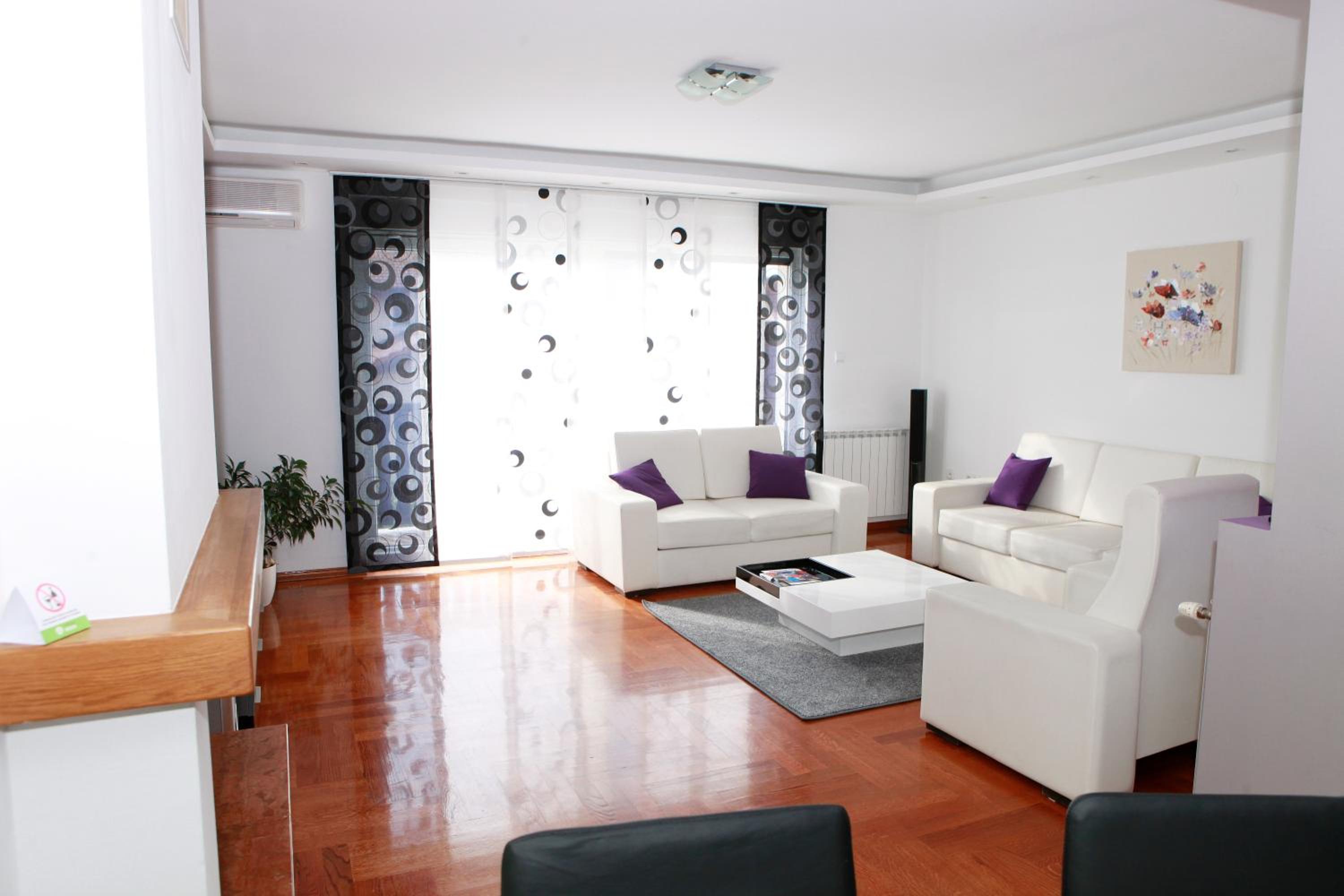 Deluxe Apartment photo 1