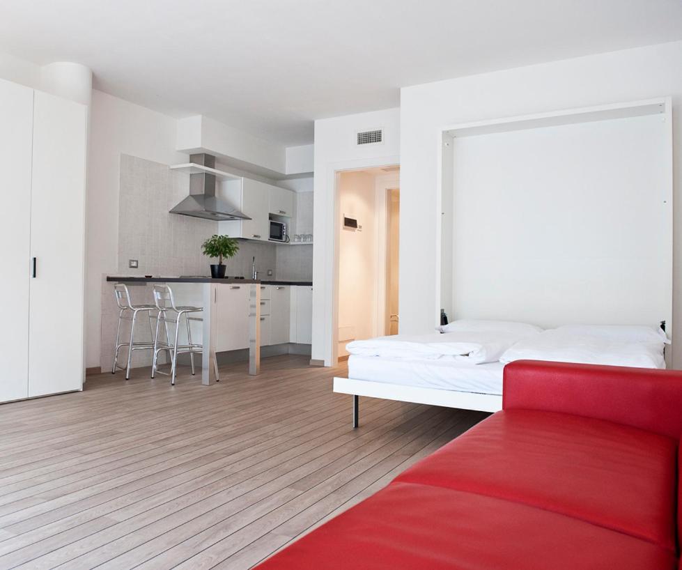 One-Bedroom Apartment (6 Adults) photo 1
