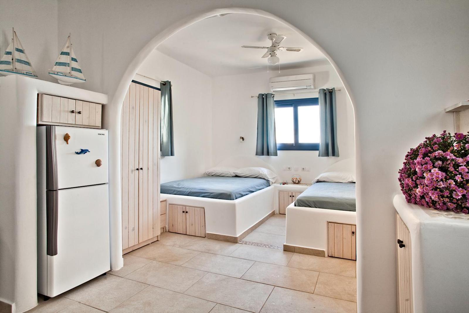 One-Bedroom House photo 1