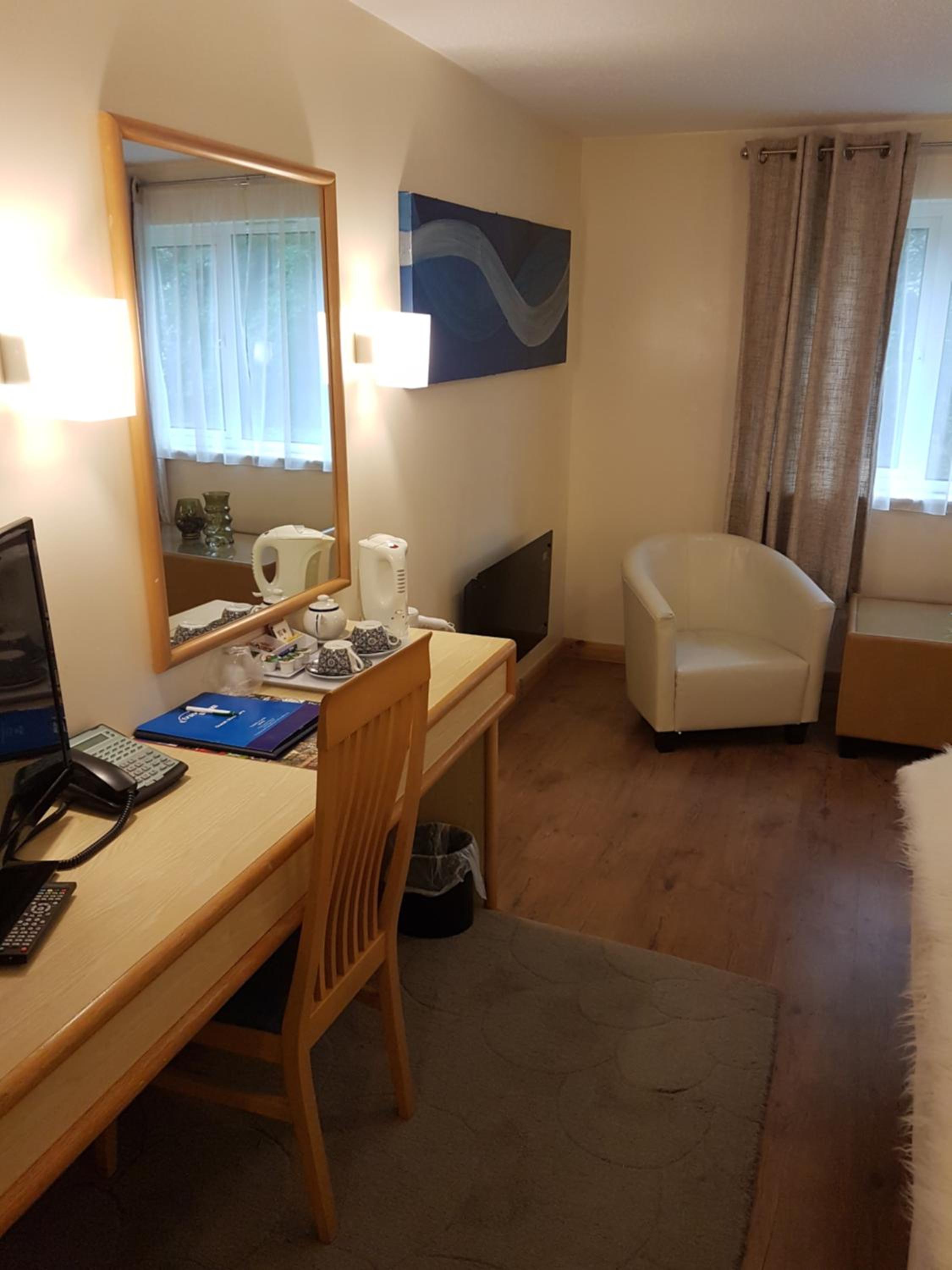 Deluxe Double Room - Photo 8