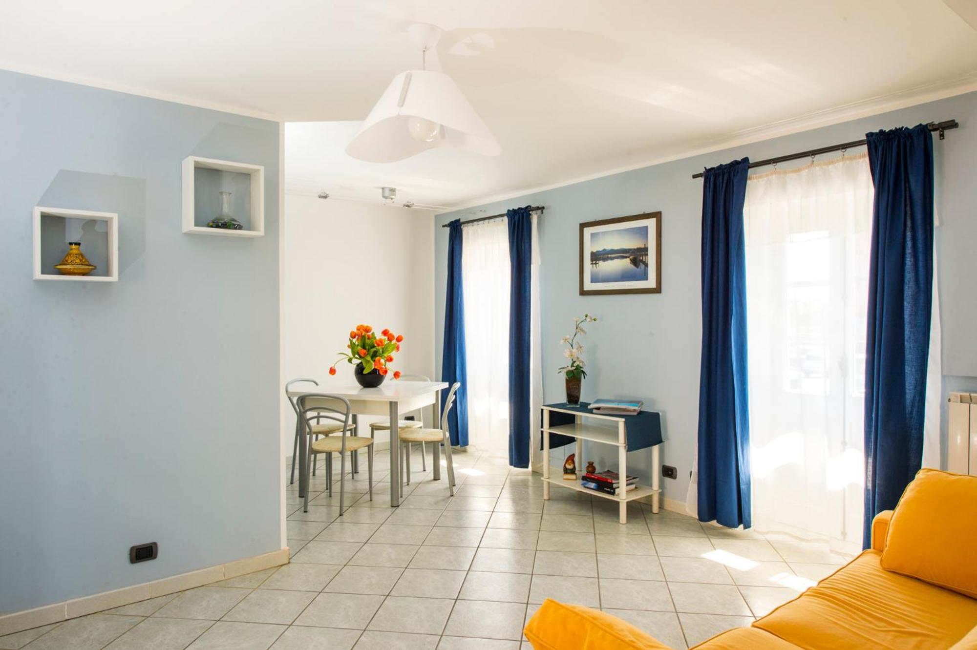 Apartment with Terrace - Photo 8