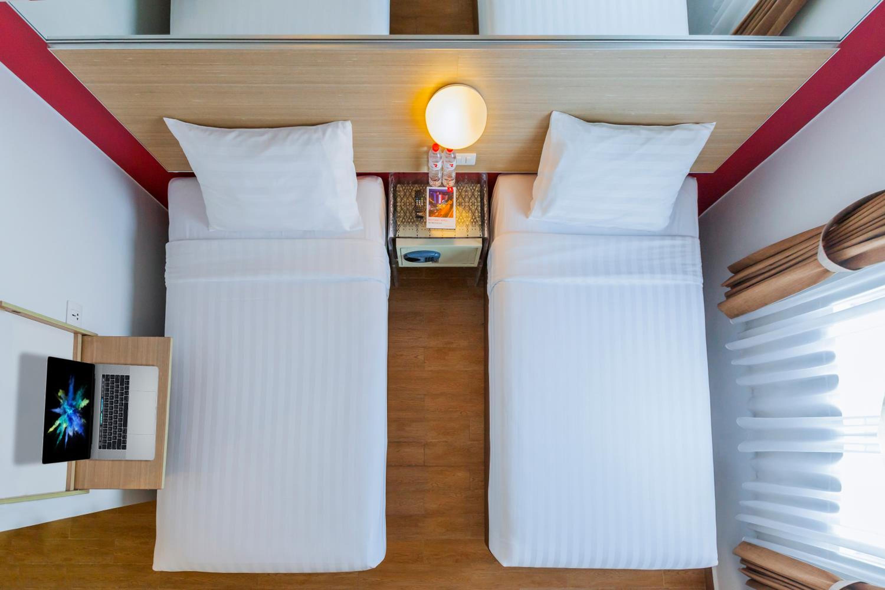 Twin Room - Photo 2