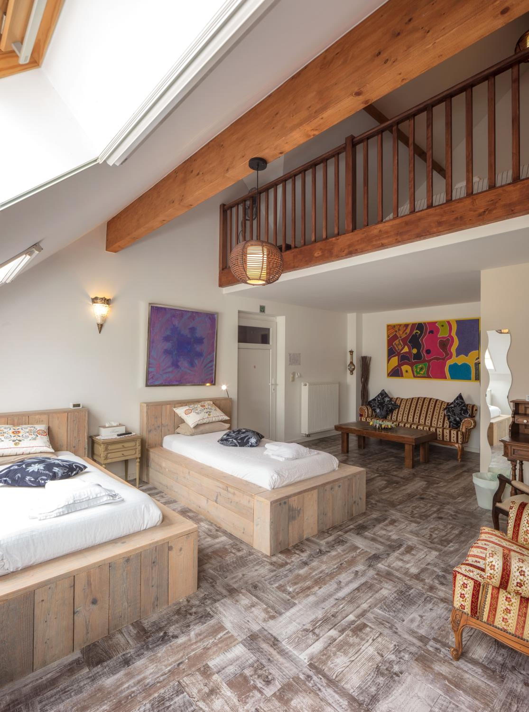 Deluxe Family Suite - Photo 3